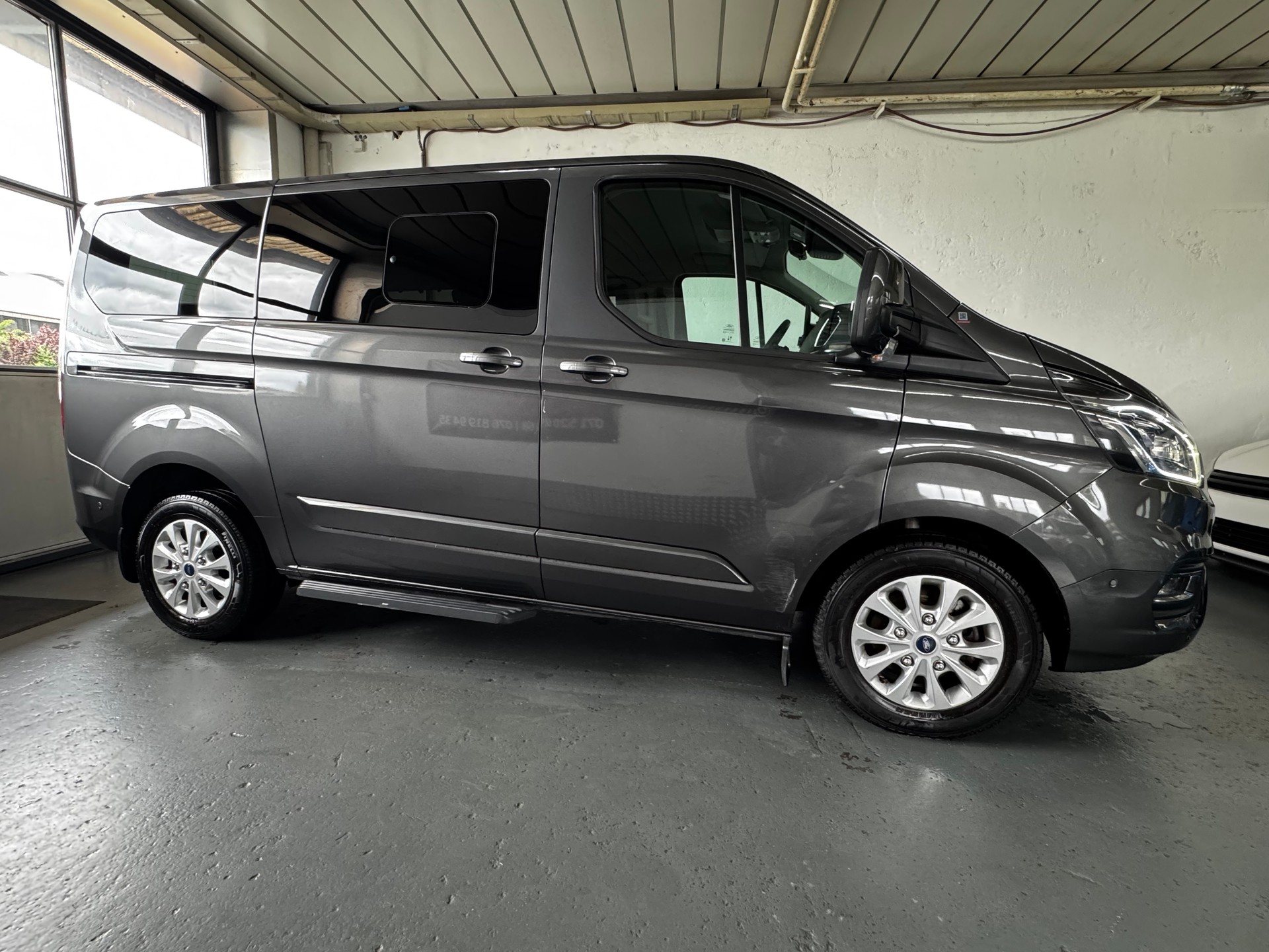 FORD Tourneo Custom 320 L1H1 Titanium PHEV-image-7