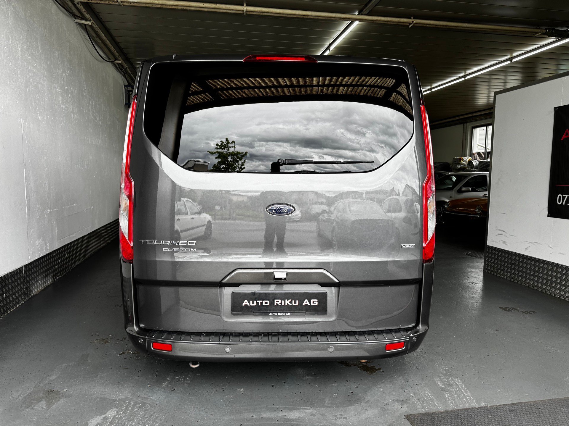 FORD Tourneo Custom 320 L1H1 Titanium PHEV-image-11