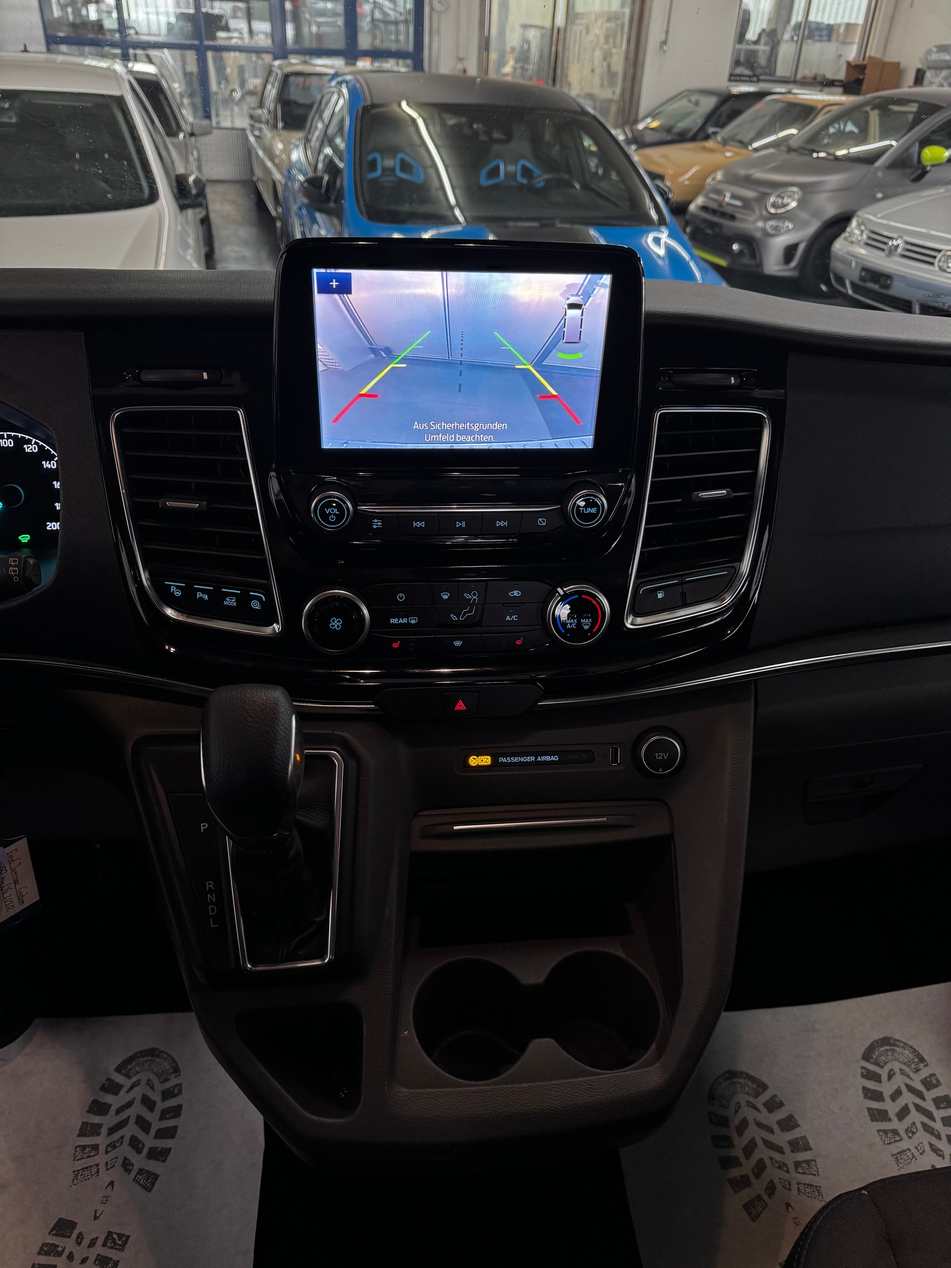 FORD Tourneo Custom 320 L1H1 Titanium PHEV-image-17