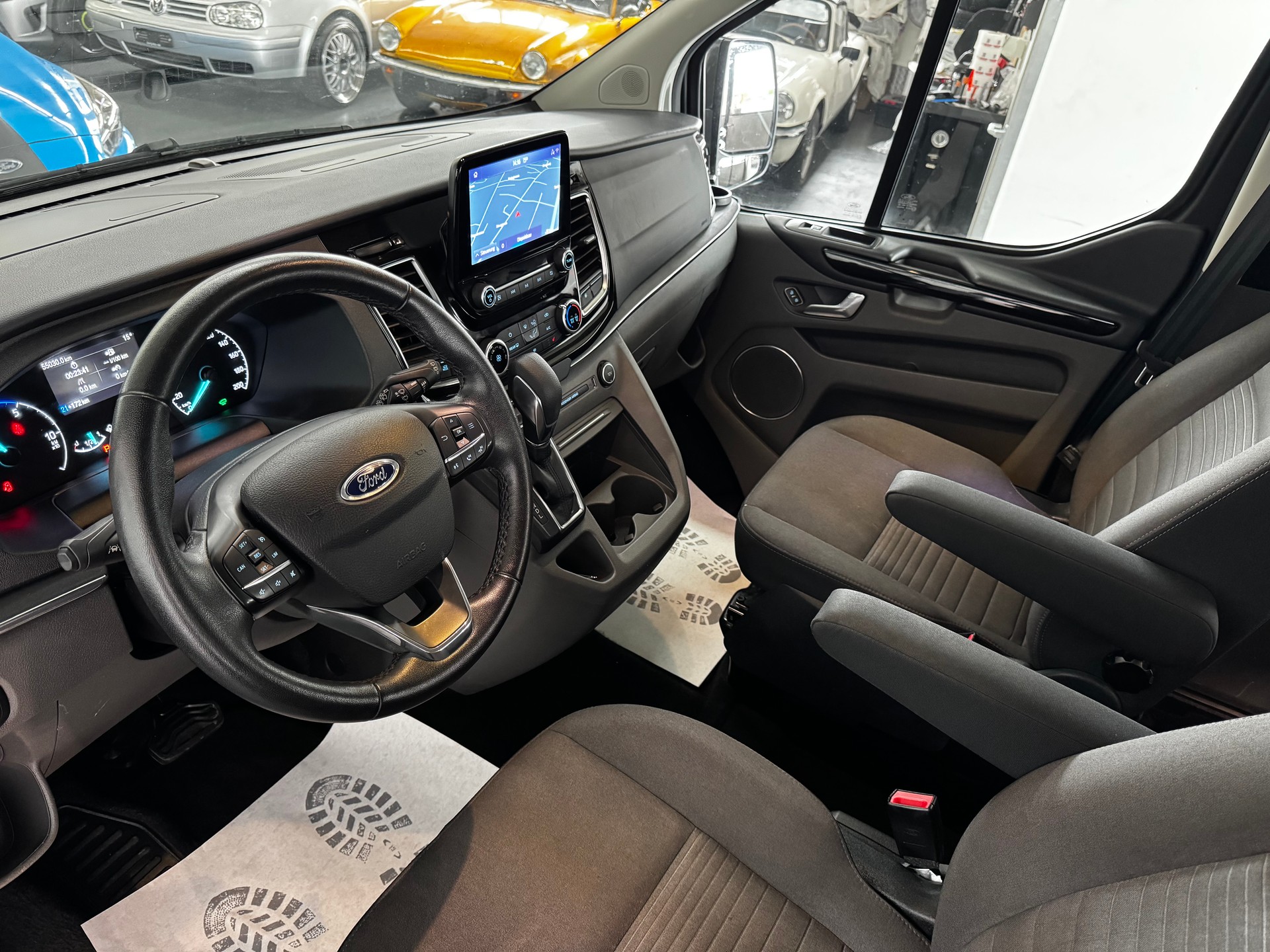 FORD Tourneo Custom 320 L1H1 Titanium PHEV-image-13
