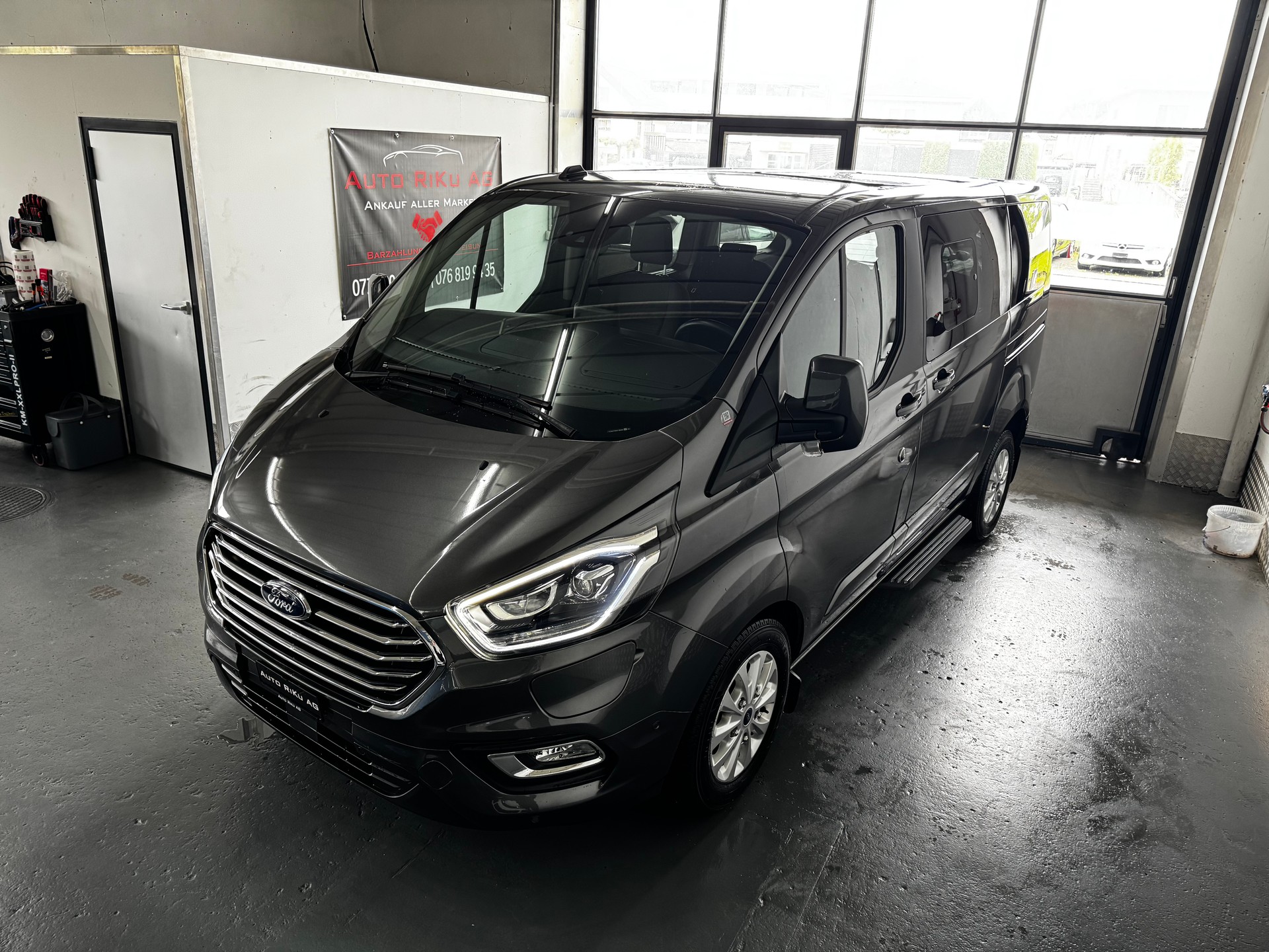 FORD Tourneo Custom 320 L1H1 Titanium PHEV-image-5