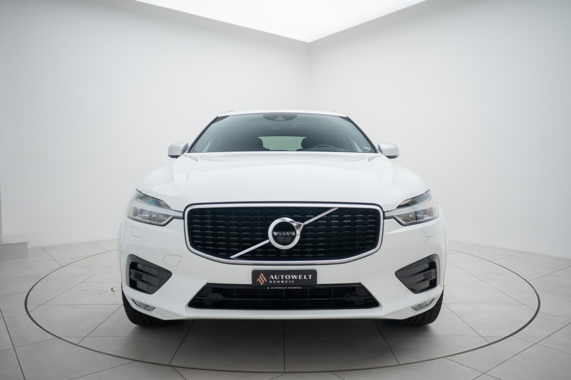 VOLVO XC60 T5 AWD R-Design Geartronic-image-3