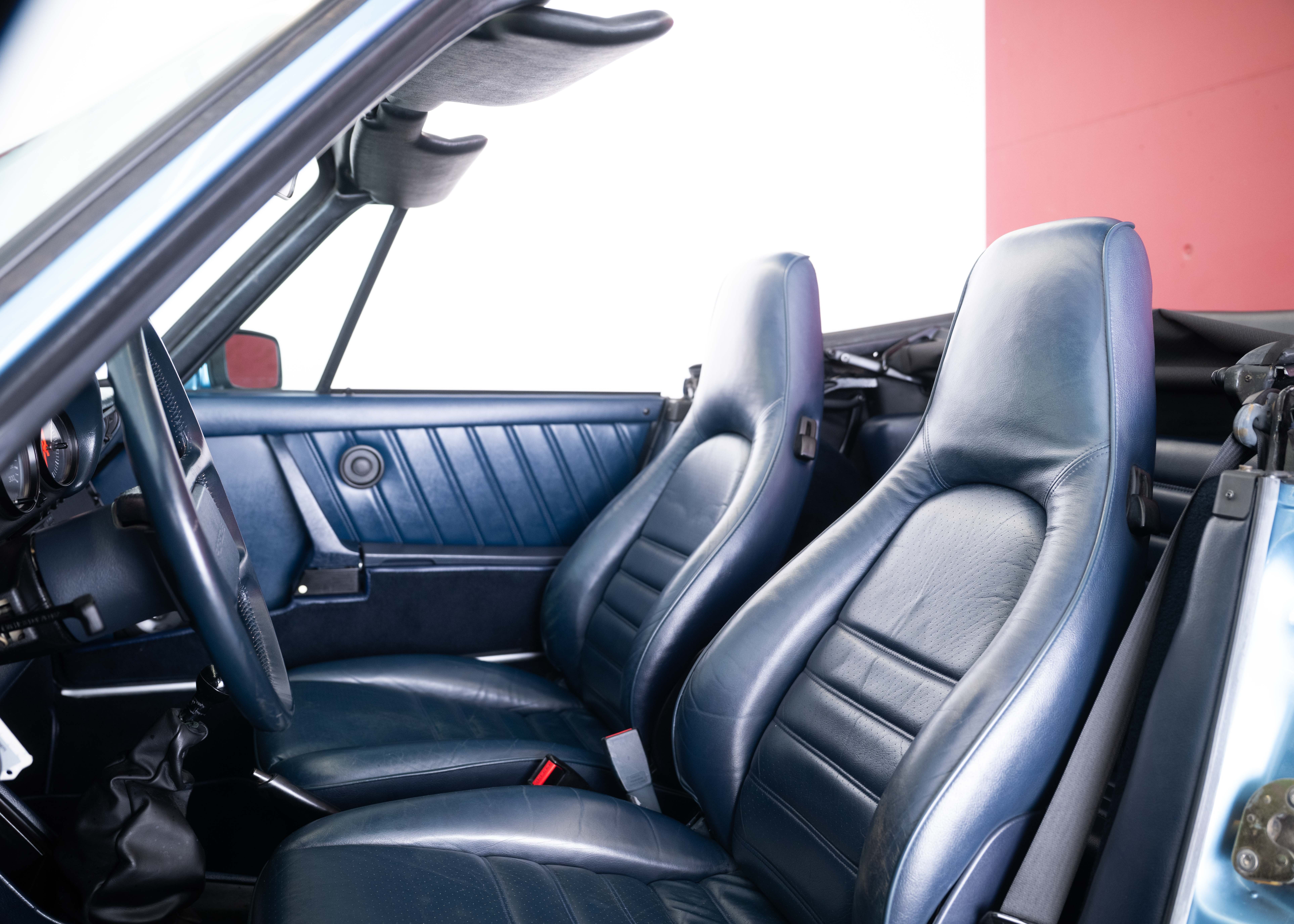 Image PORSCHE 911 911 Carrera 3.2 Cabrio Turbo Look (100% original, certified low mileage, L999 paint, restored, fully documented)