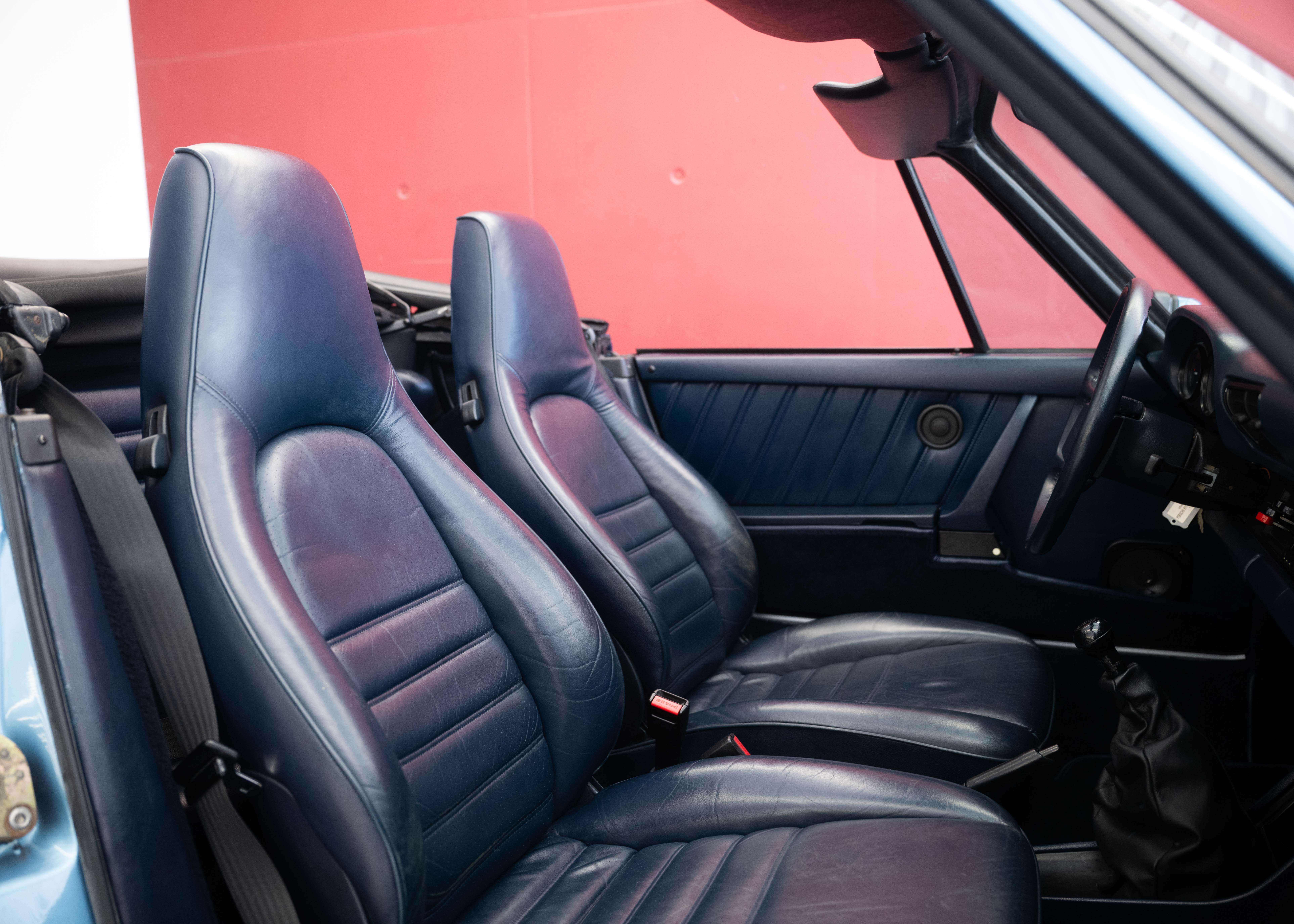 Image PORSCHE 911 911 Carrera 3.2 Cabrio Turbo Look (100% original, certified low mileage, L999 paint, restored, fully documented)