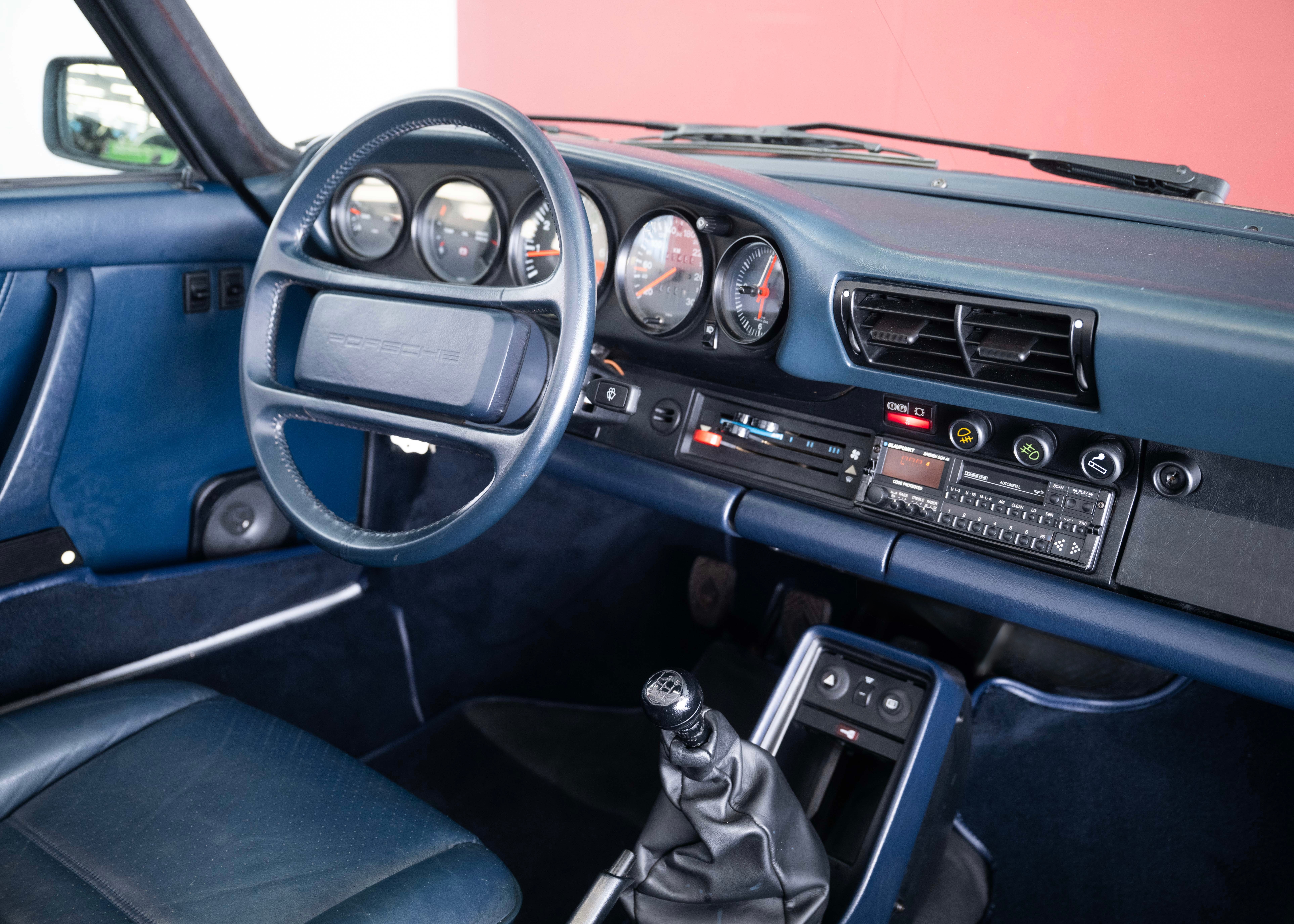 Image PORSCHE 911 911 Carrera 3.2 Cabrio Turbo Look (100% original, certified low mileage, L999 paint, restored, fully documented)