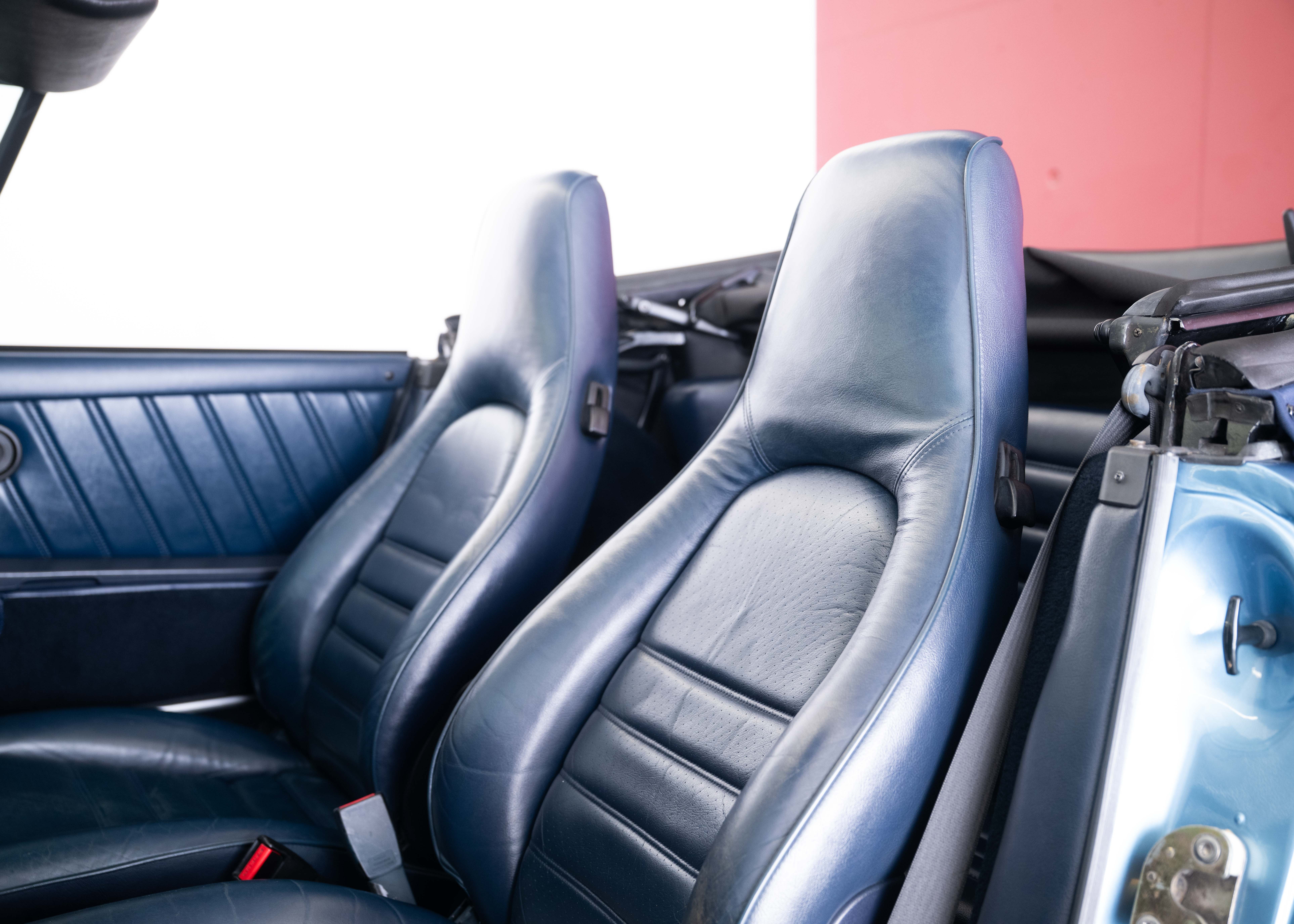 Image PORSCHE 911 911 Carrera 3.2 Cabrio Turbo Look (100% original, certified low mileage, L999 paint, restored, fully documented)