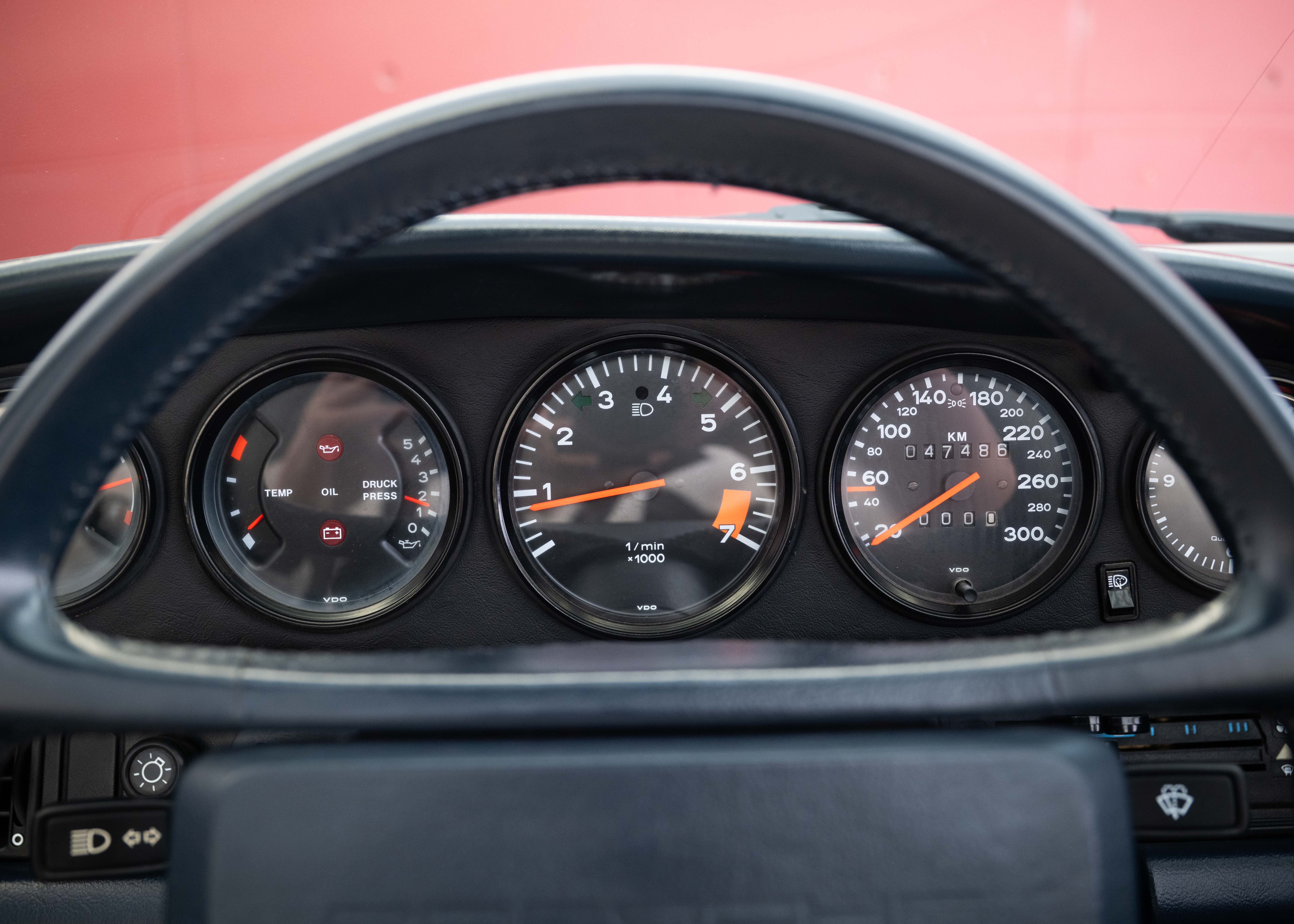 Image PORSCHE 911 911 Carrera 3.2 Cabrio Turbo Look (100% original, certified low mileage, L999 paint, restored, fully documented)