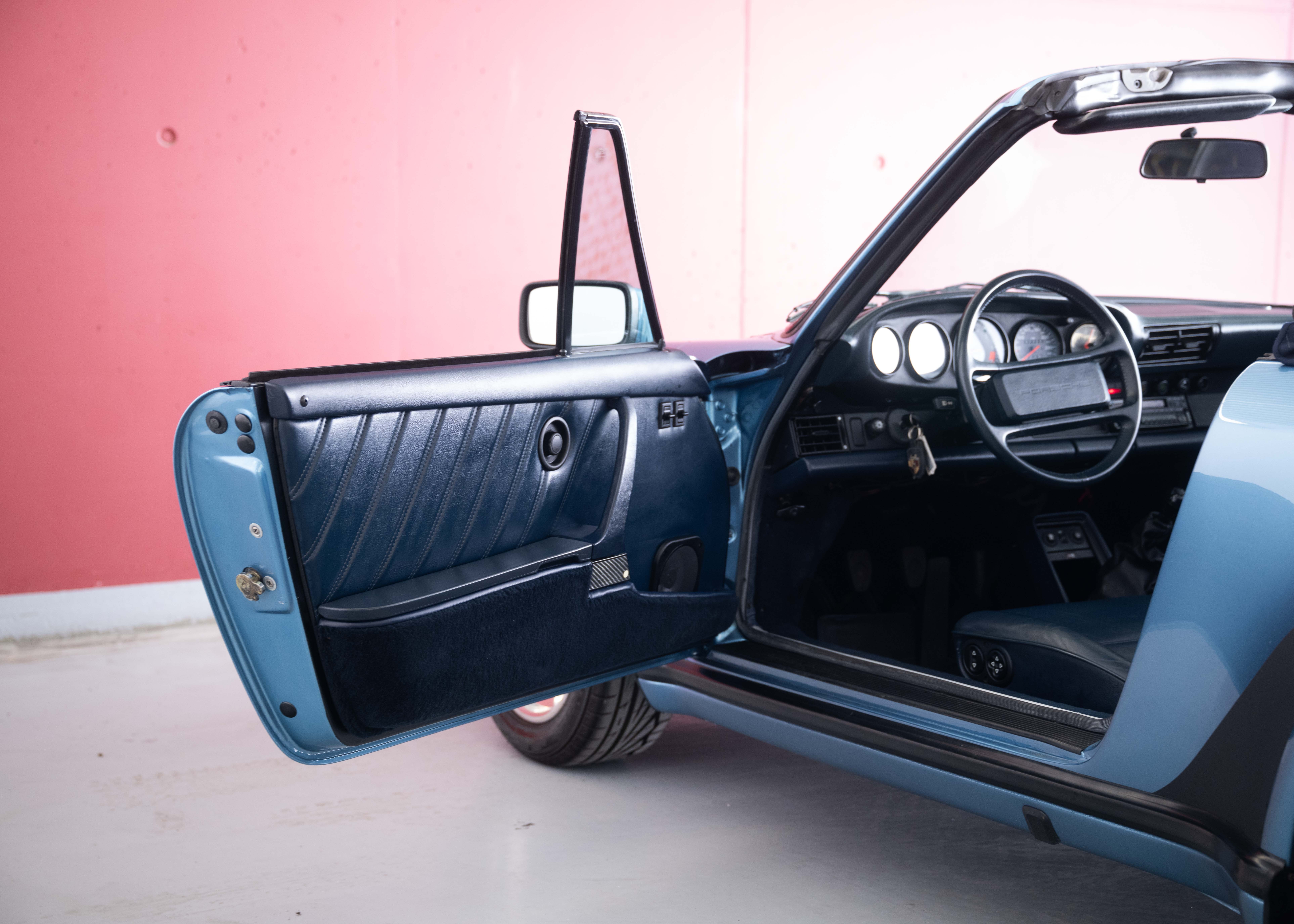 Image PORSCHE 911 911 Carrera 3.2 Cabrio Turbo Look (100% original, certified low mileage, L999 paint, restored, fully documented)