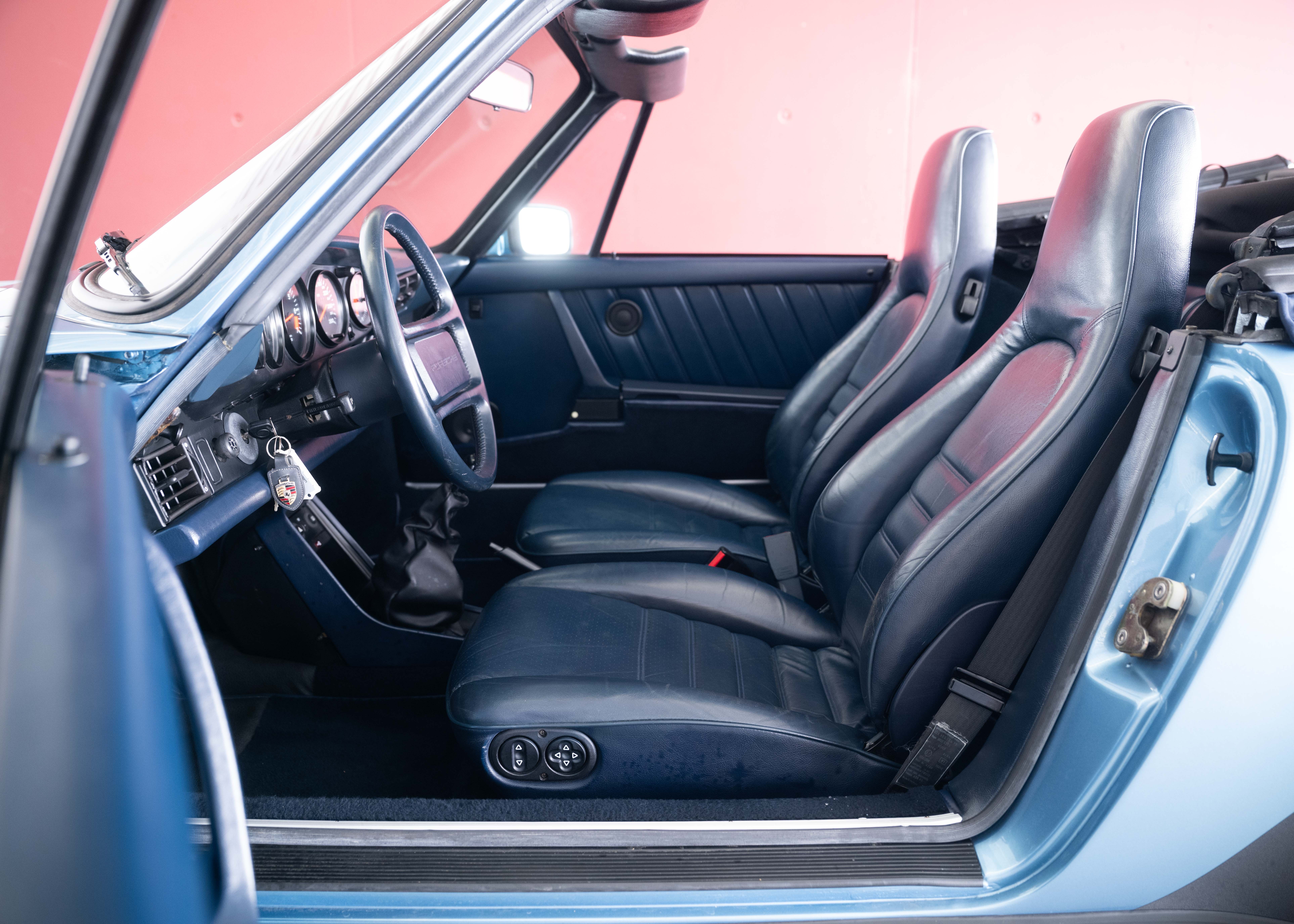 Image PORSCHE 911 911 Carrera 3.2 Cabrio Turbo Look (100% original, certified low mileage, L999 paint, restored, fully documented)