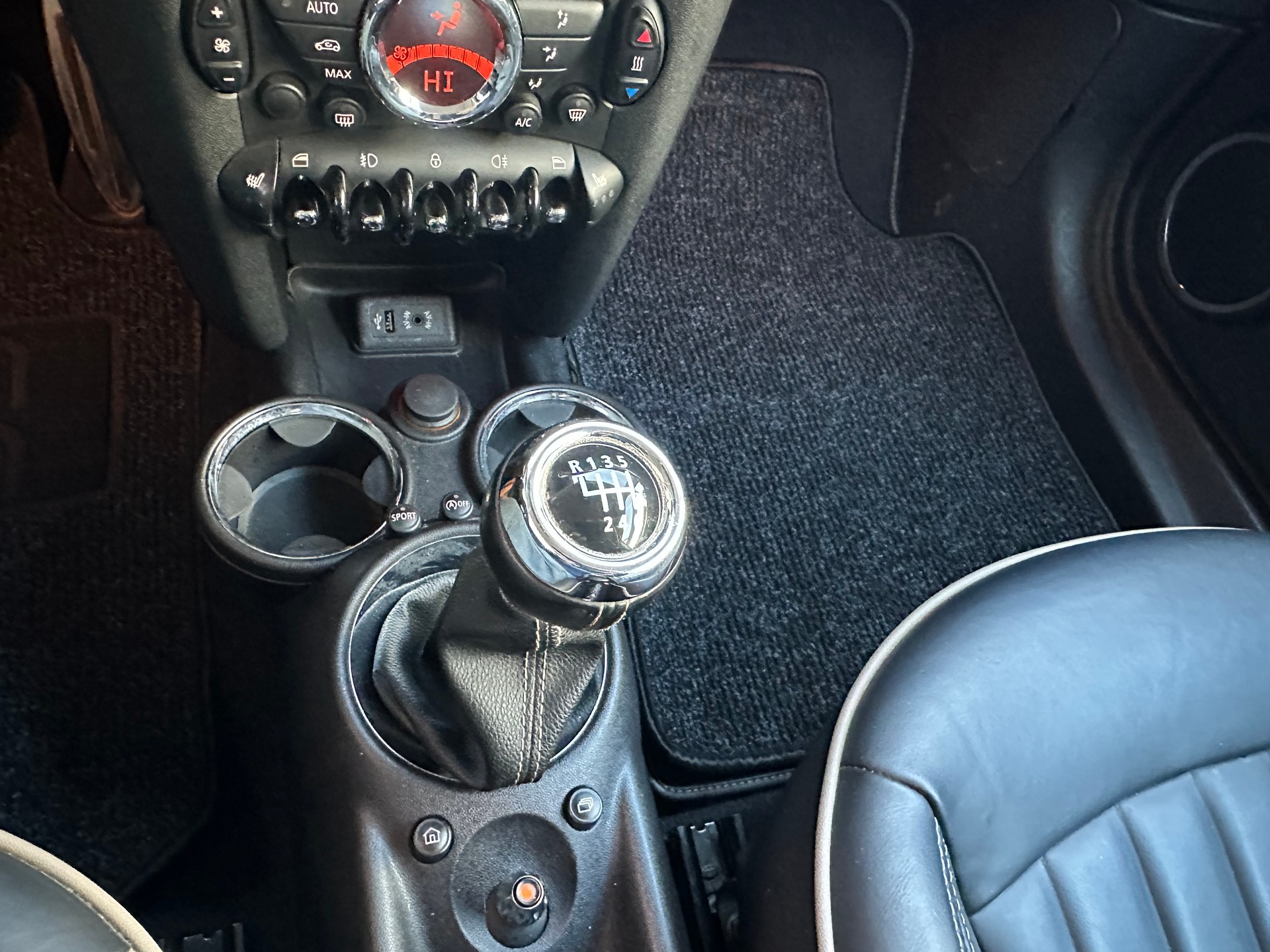 MINI Clubman Cooper S-image-10