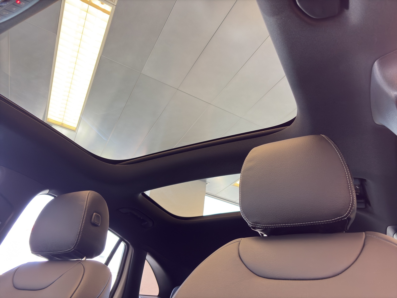 MERCEDES-BENZ GLA 250e Hybrid Technology EQ Star-image-11
