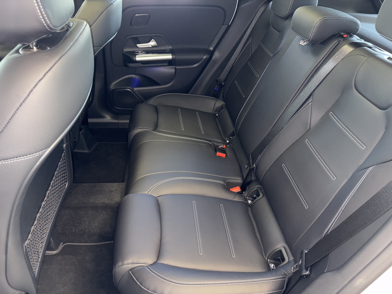 MERCEDES-BENZ GLA 250e Hybrid Technology EQ Star-image-10