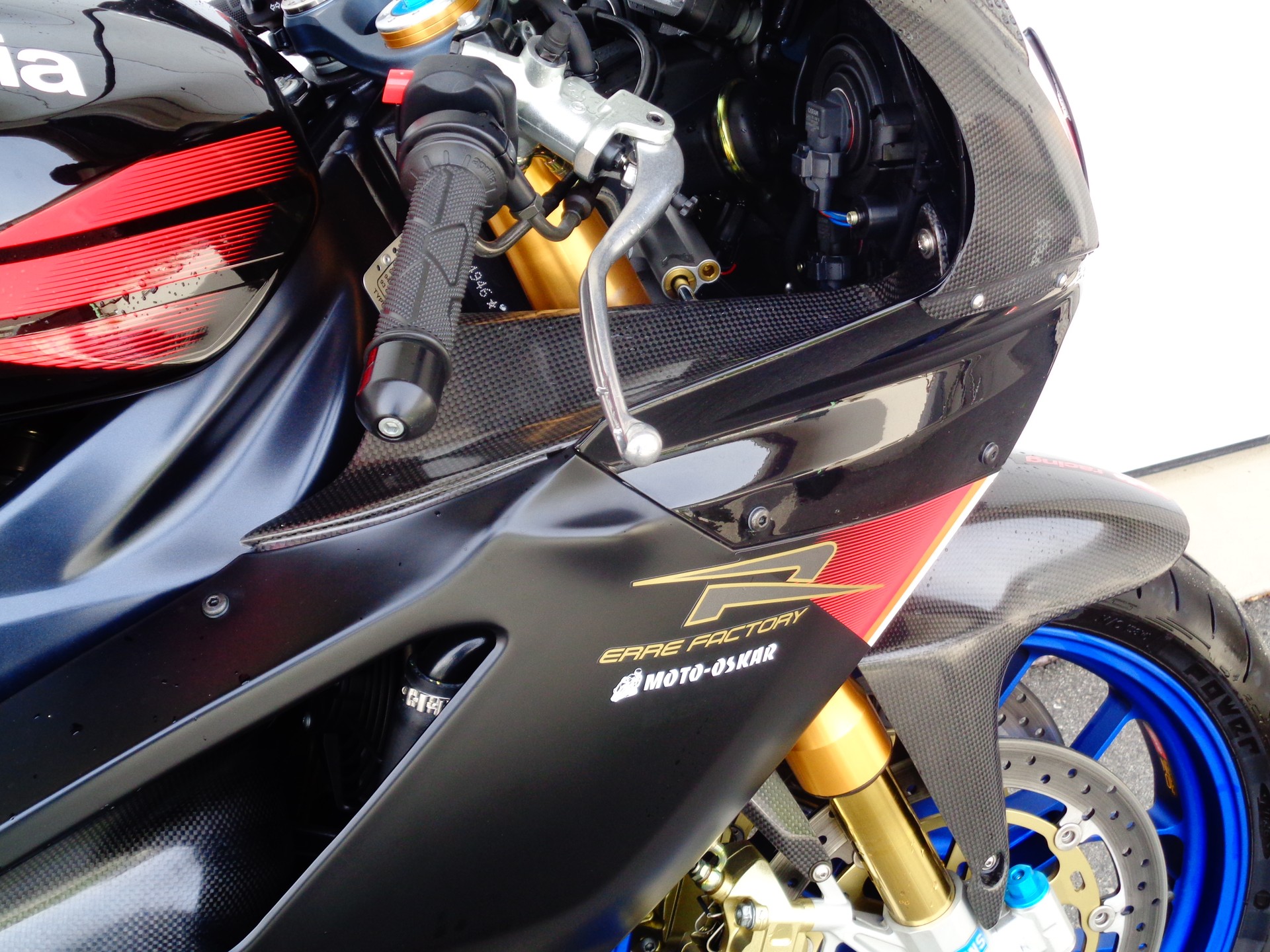 APRILIA RSV 1000 R I.E. Factory-showroom-element-3
