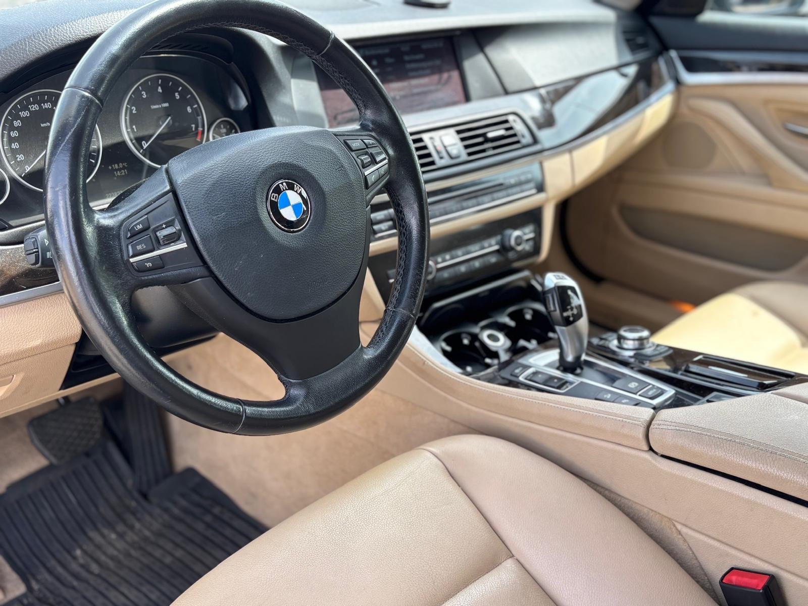 BMW 528i xDrive Touring Steptronic-image-7