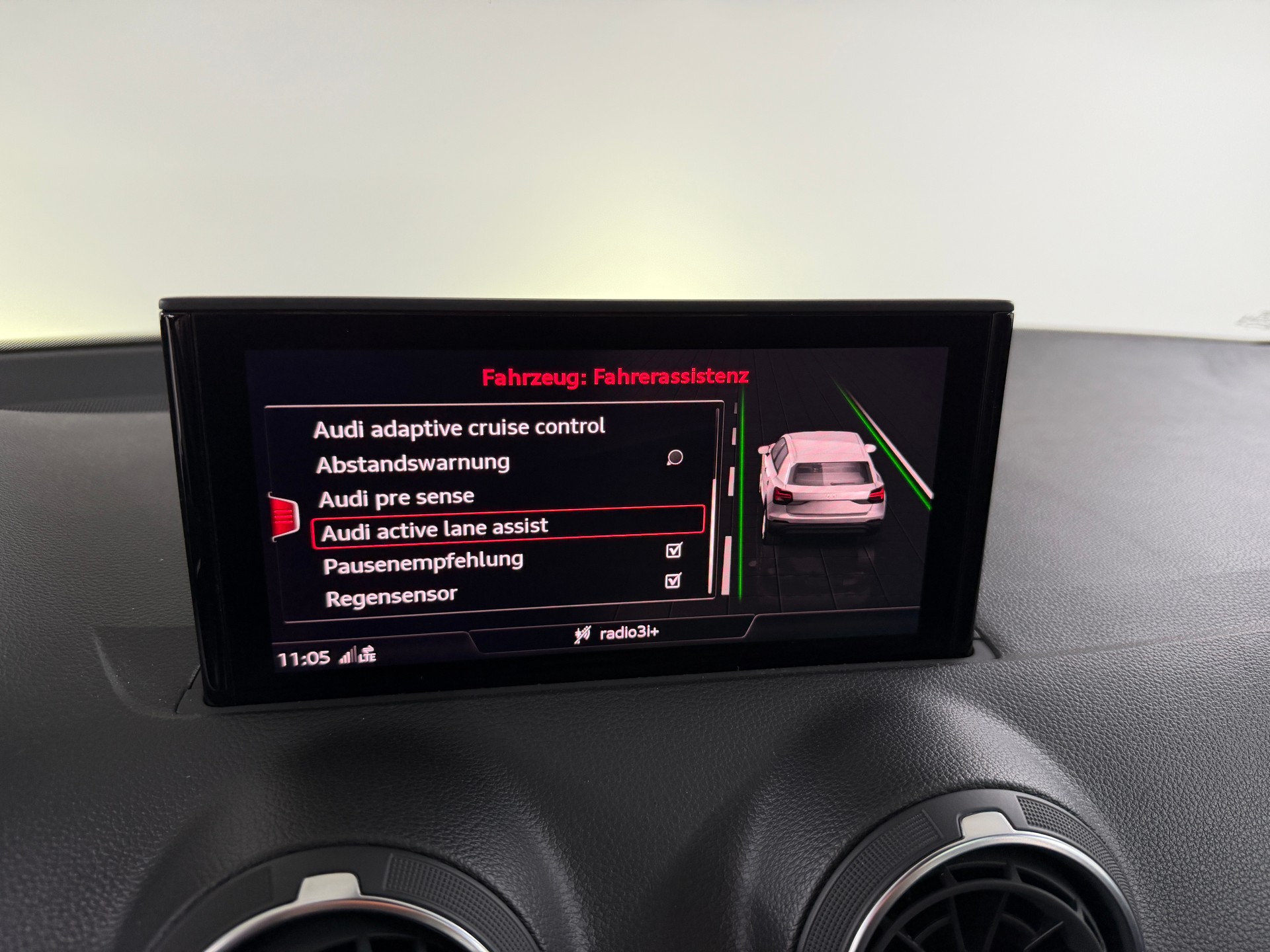 AUDI Q2 40 TFSI Sport Attraction 190PS S-Line Quantum Gray quattro S-tronic-image-16