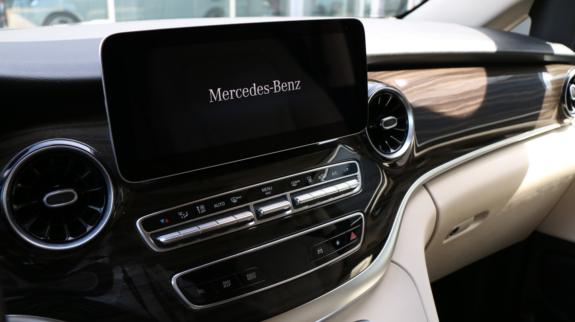 MERCEDES-BENZ Marco Polo 300 d 4Matic-image-21