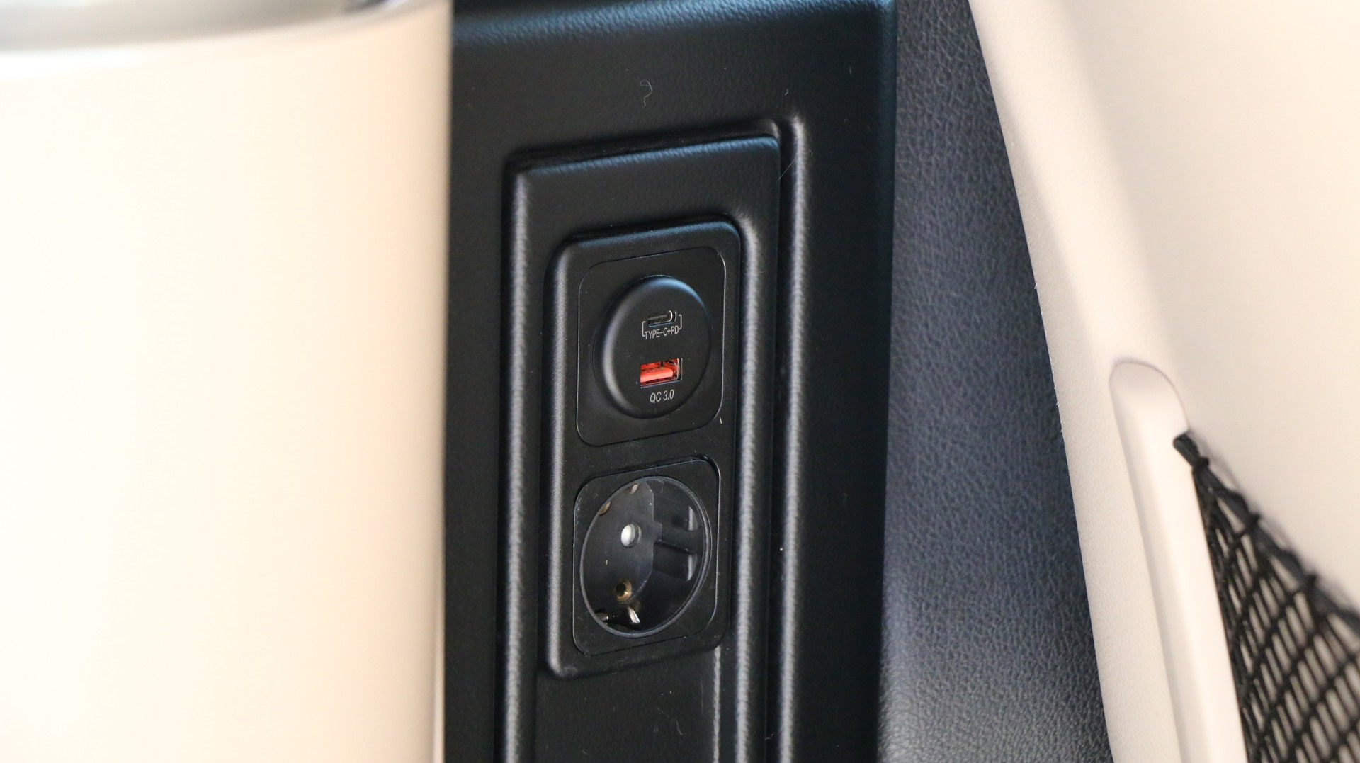 MERCEDES-BENZ Marco Polo 300 d 4Matic-image-16