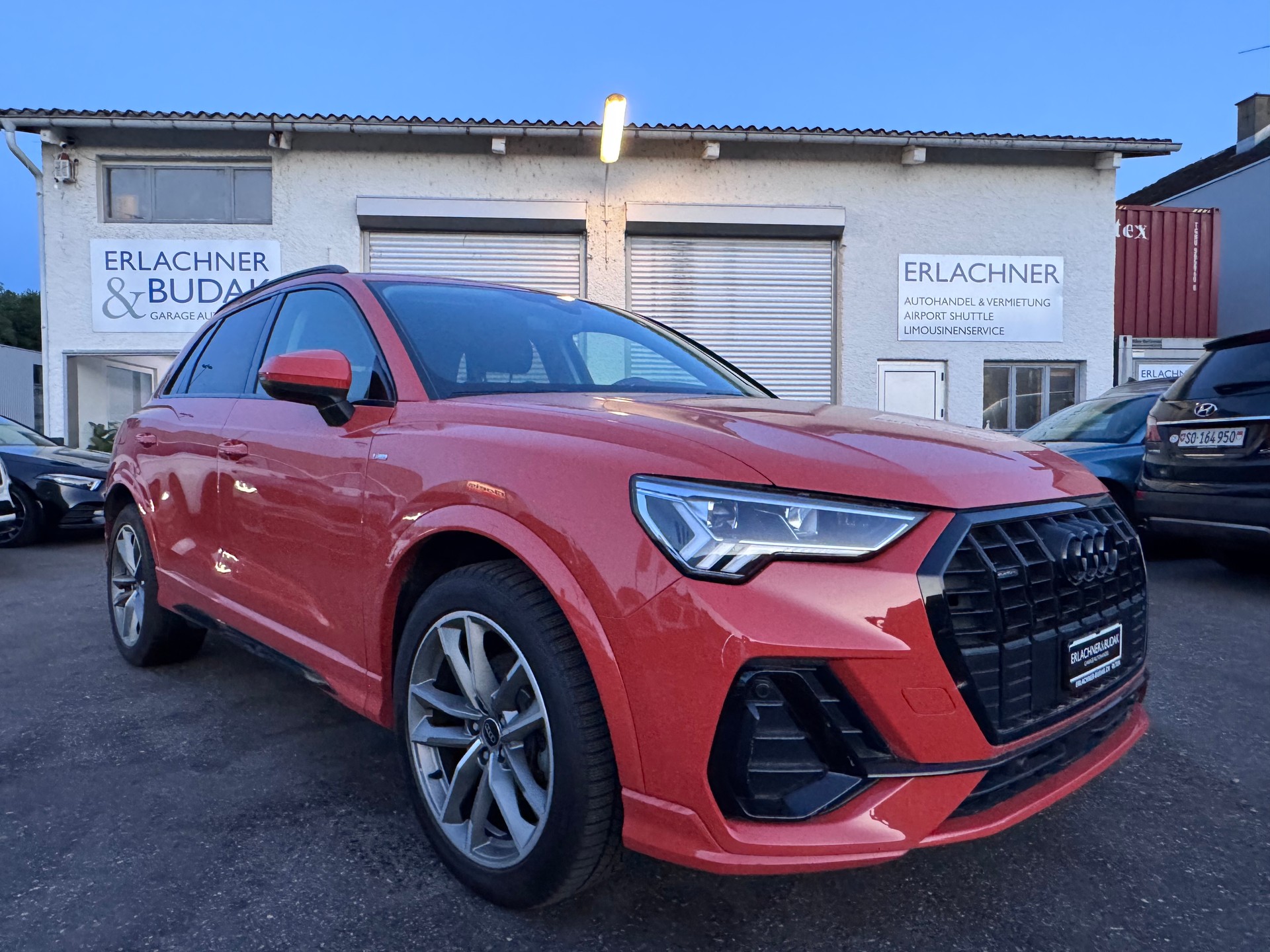 AUDI Q3 35 TDI S line quattro S-tronic-image-0