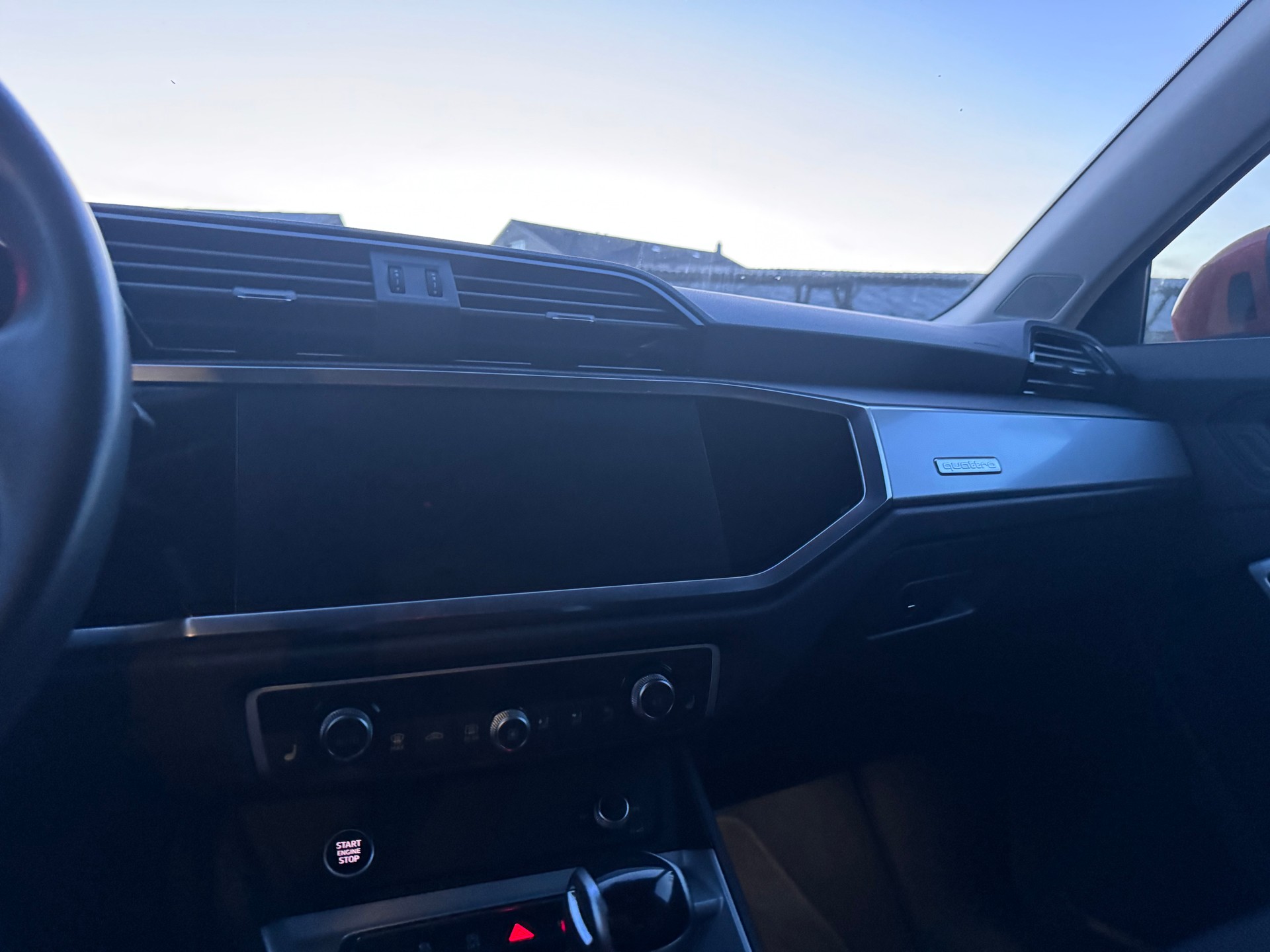 AUDI Q3 35 TDI S line quattro S-tronic-image-10