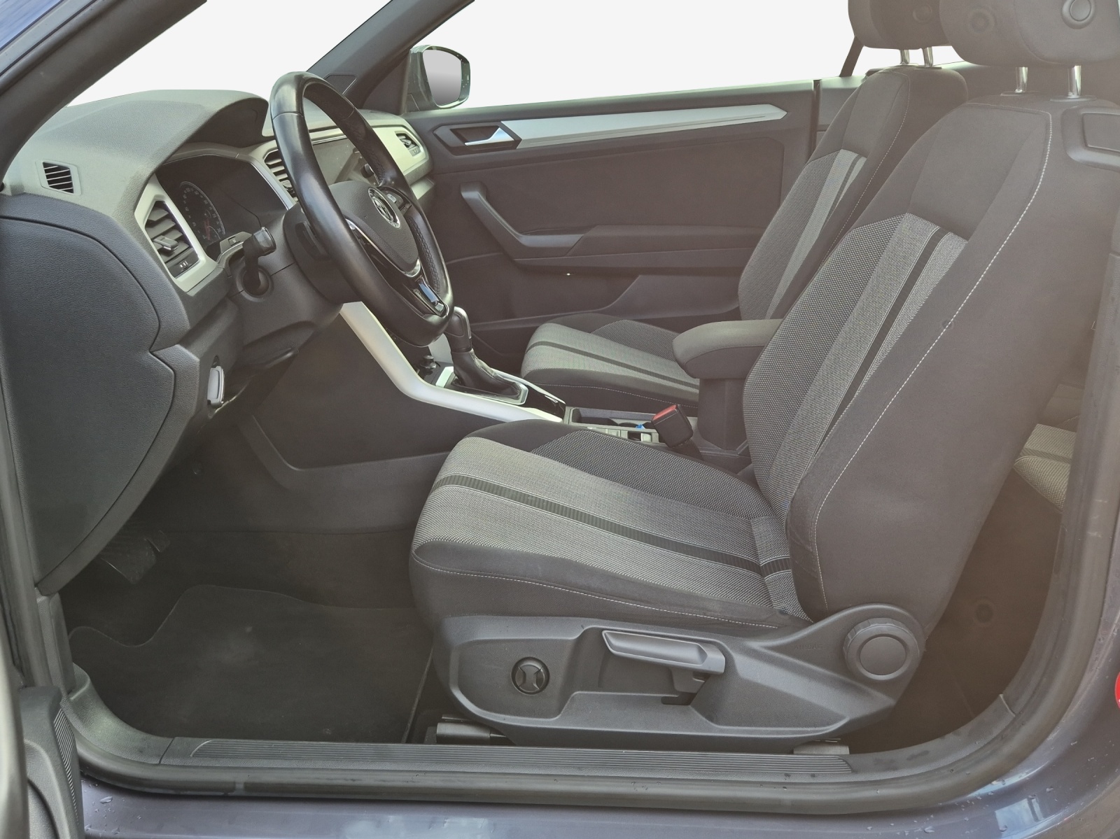 VW T-Roc Cabriolet 1.5 TSI EVO Advance DSG-image-7