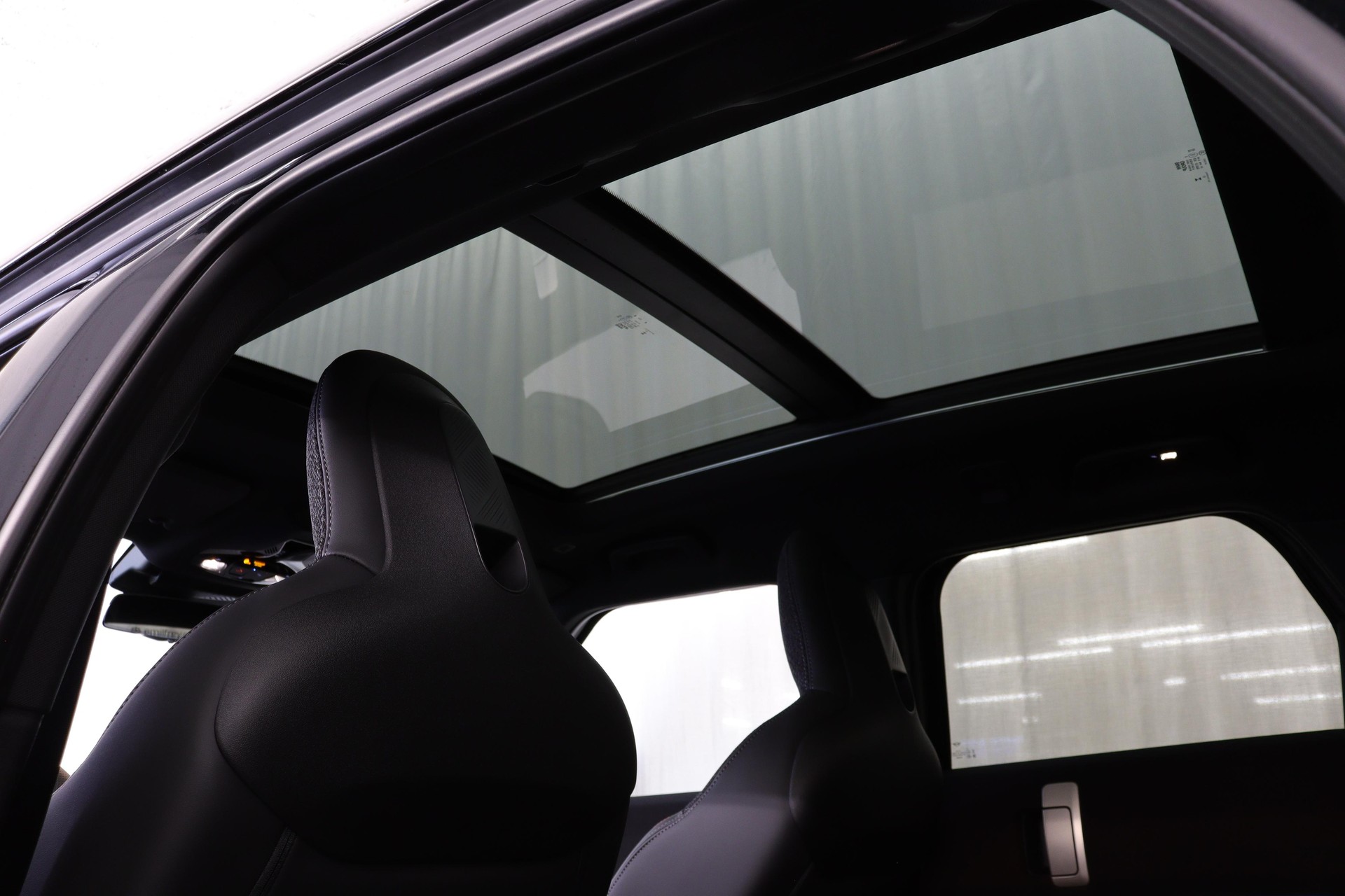 MINI Countryman U25 2.0i S ALL4-image-3