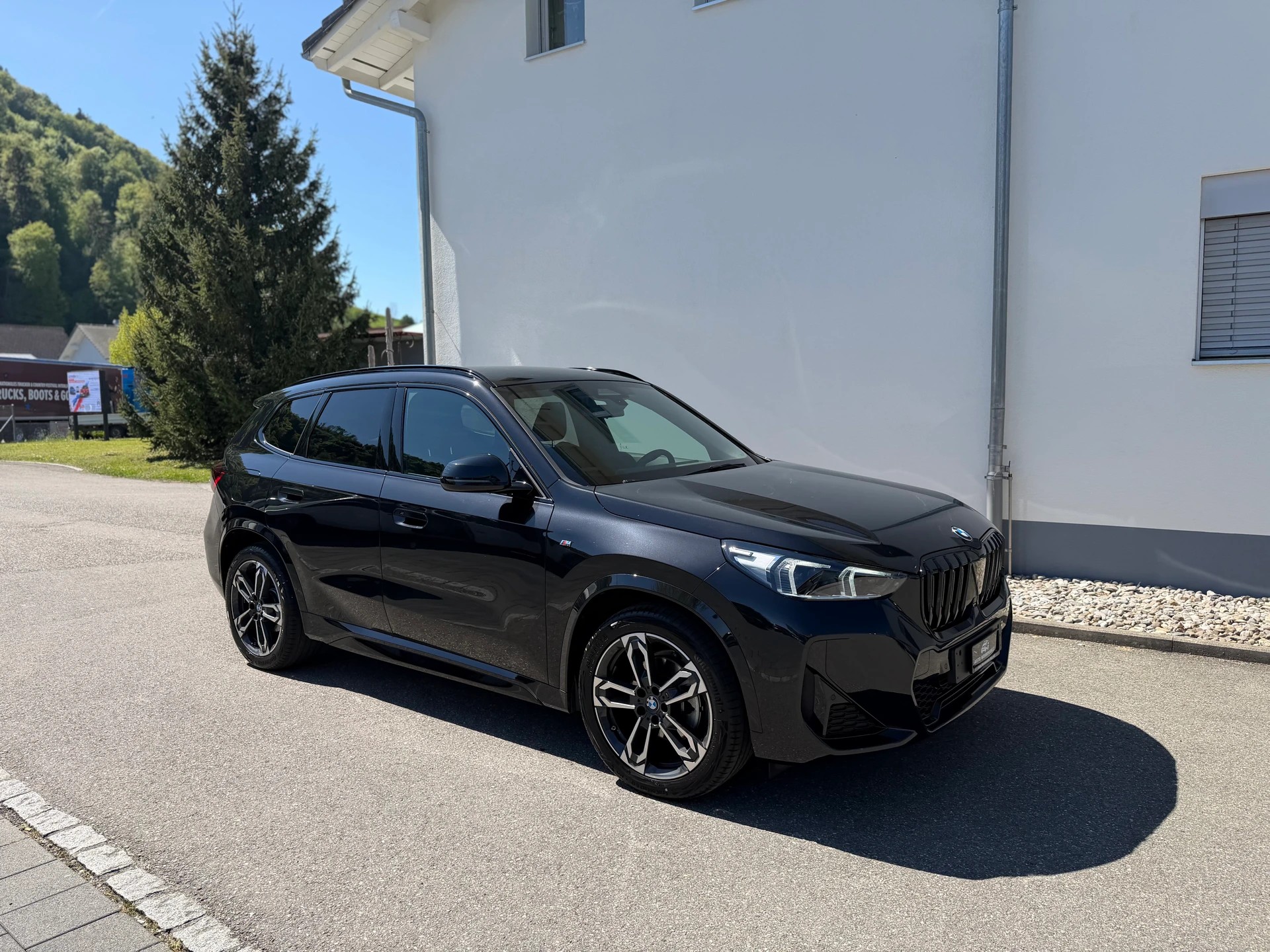 BMW X1 xDrive 20d 48V M Sport-showroom-element-2