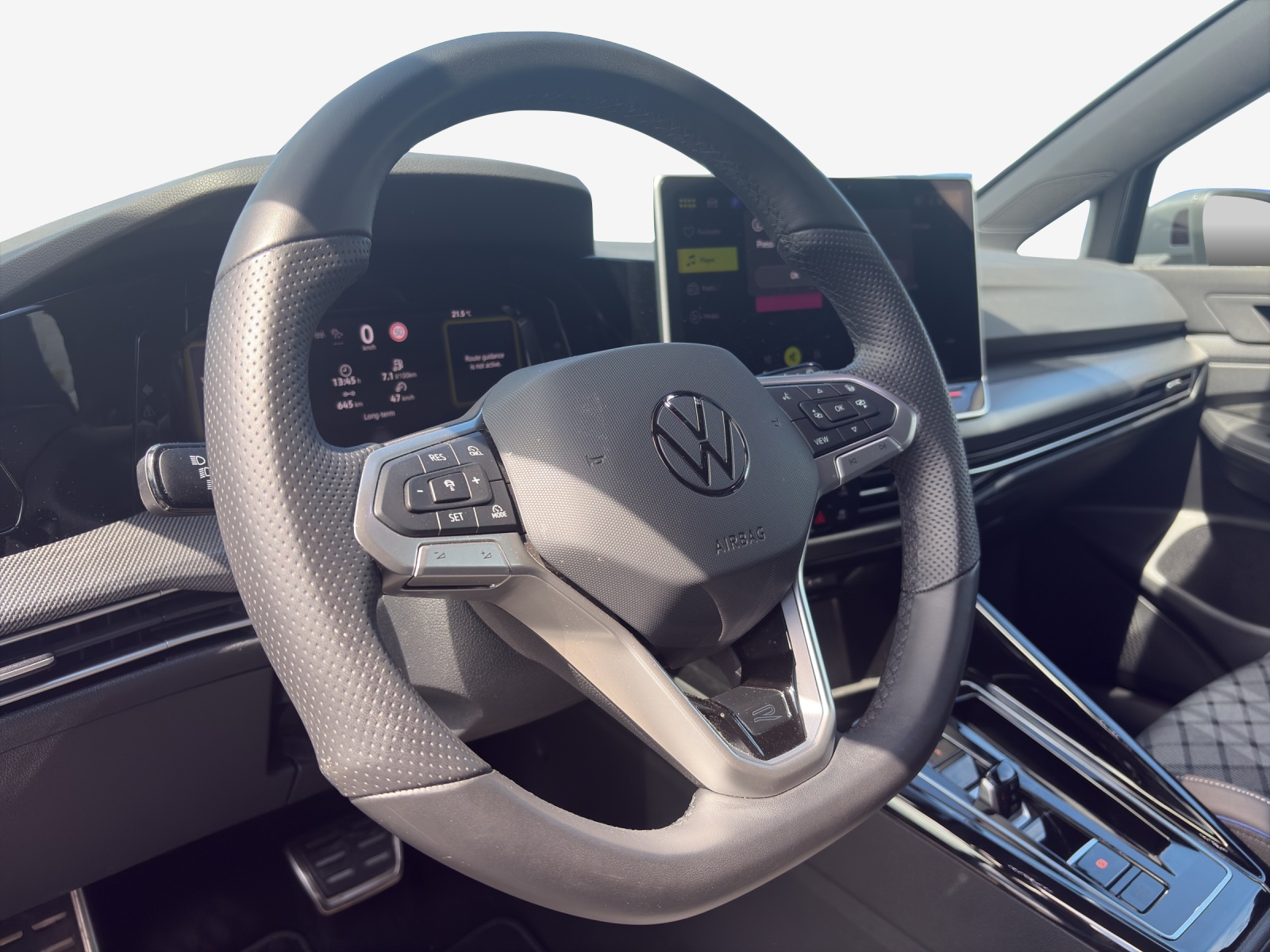 VW Golf 2.0 TSI R-Line DSG 4 Motion-image-9