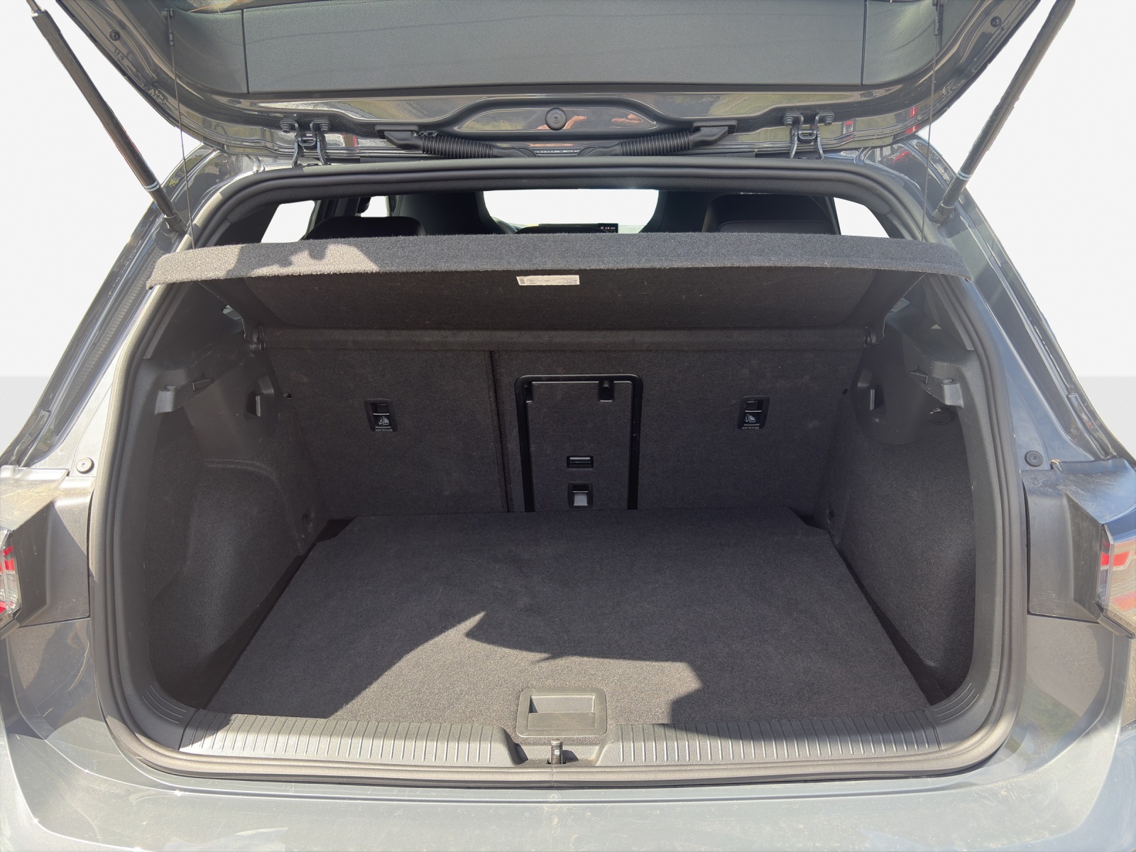 VW Golf 2.0 TSI R-Line DSG 4 Motion-image-12