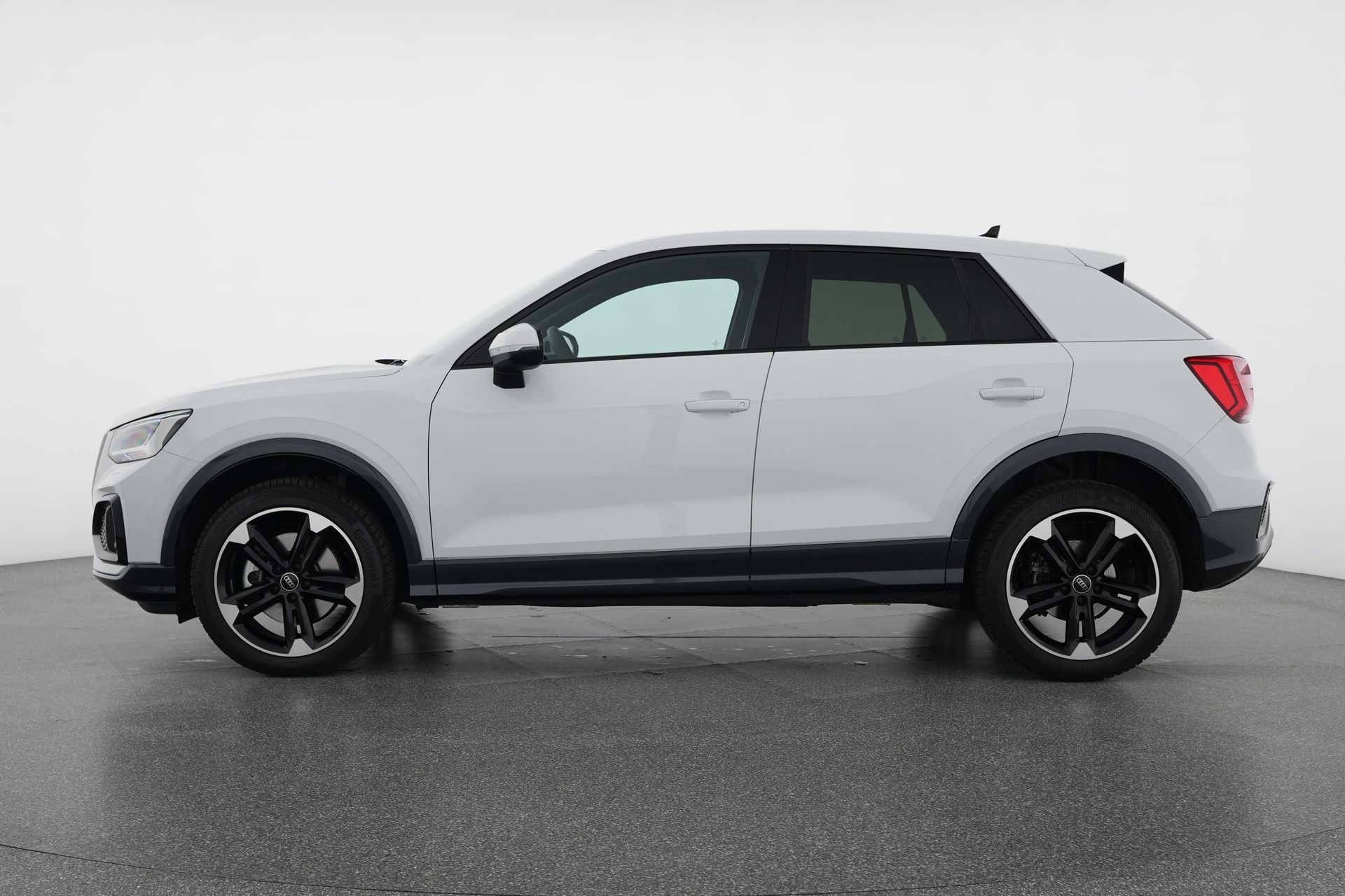 AUDI Q2 40 TFSI advanced Attraction quattro S-tronic-image-2