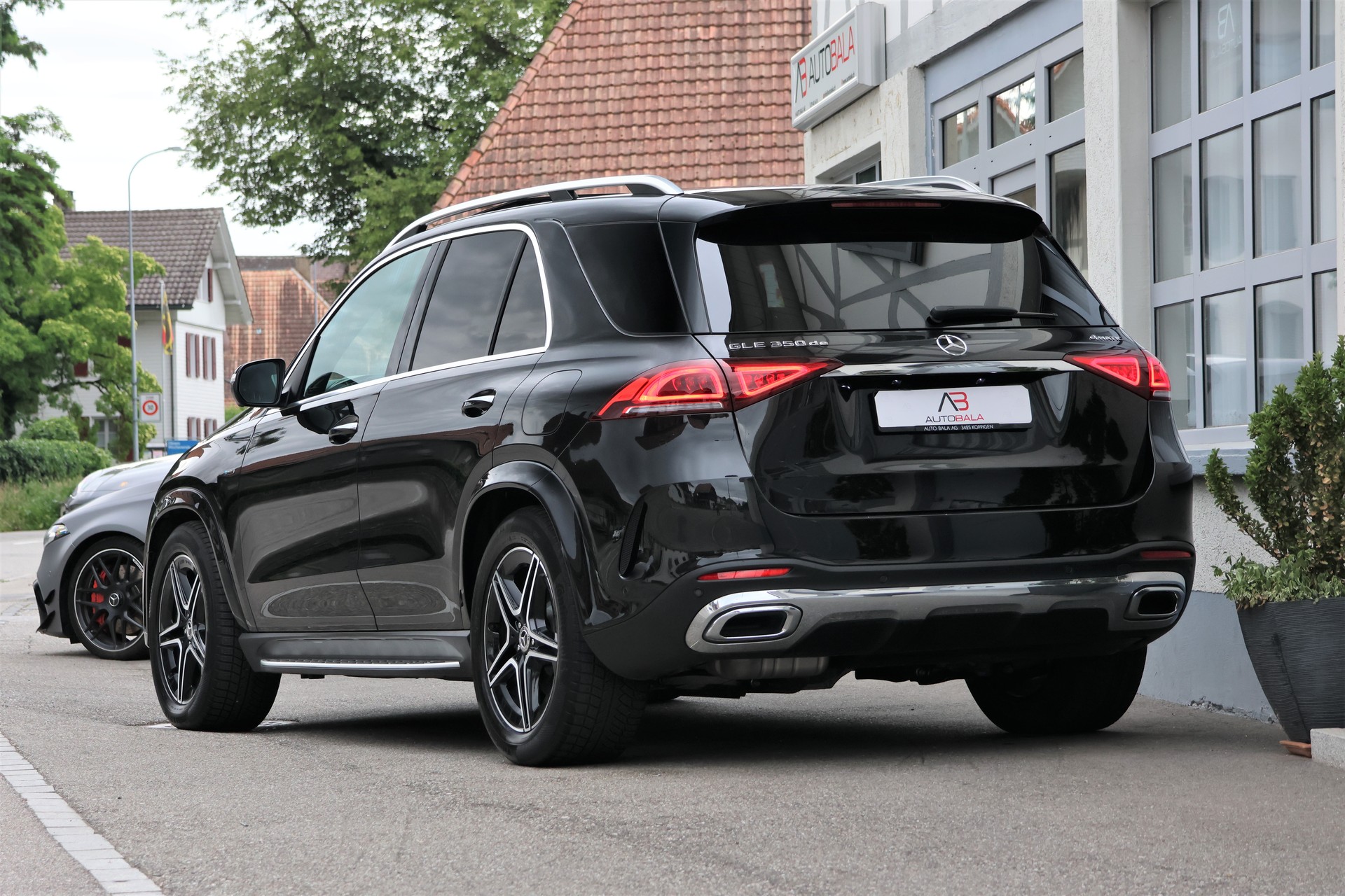 MERCEDES-BENZ GLE 350 de 4Matic AMG Line 9G-Tronic (CH)-image-2
