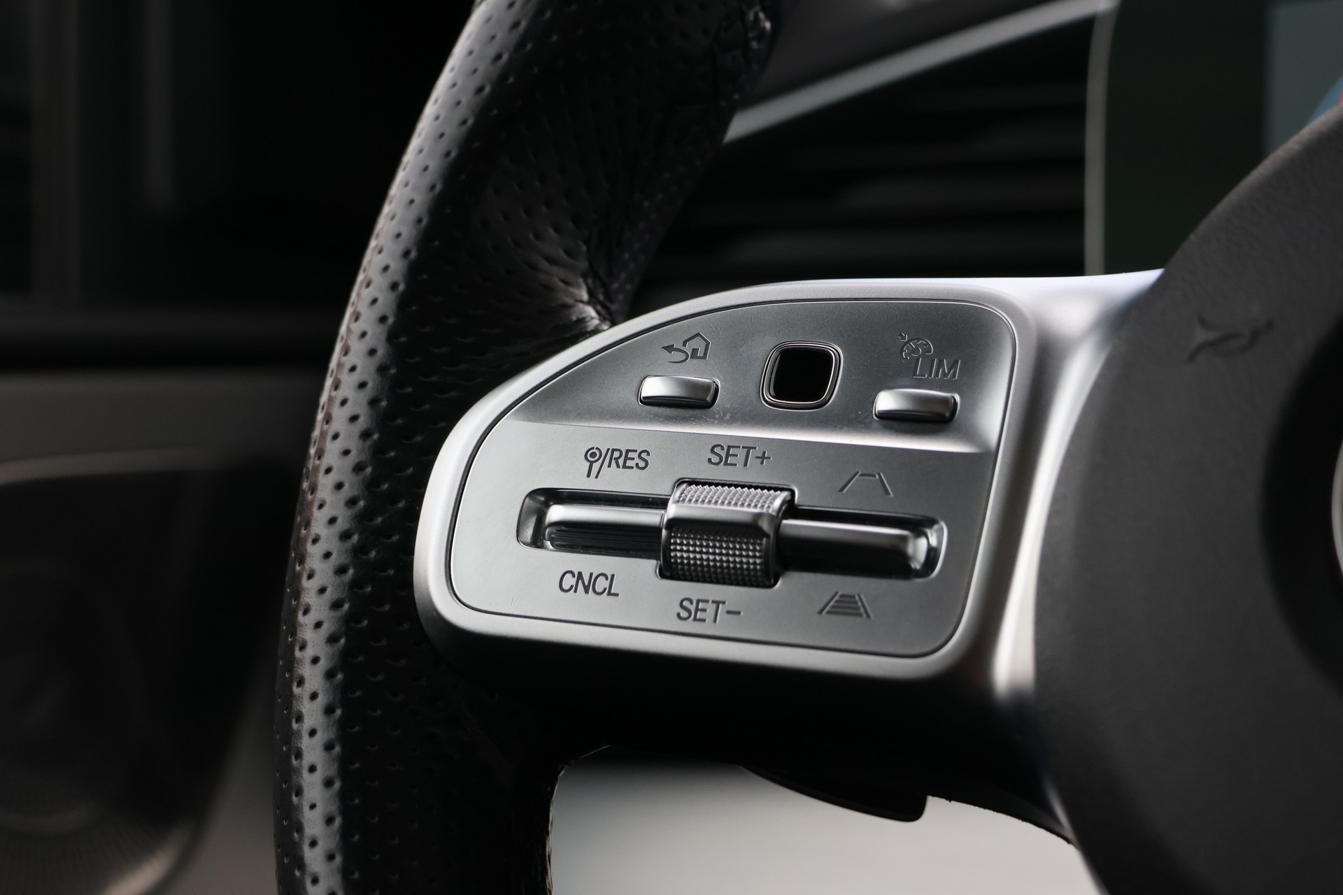 MERCEDES-BENZ GLE 350 de 4Matic AMG Line 9G-Tronic (CH)-image-16