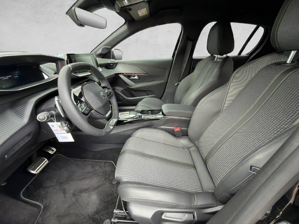 PEUGEOT 208 1.2 PureTech 100 GT-image-7