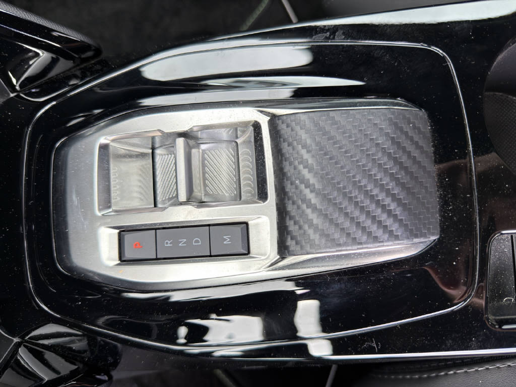 PEUGEOT 208 1.2 PureTech 100 GT-image-9