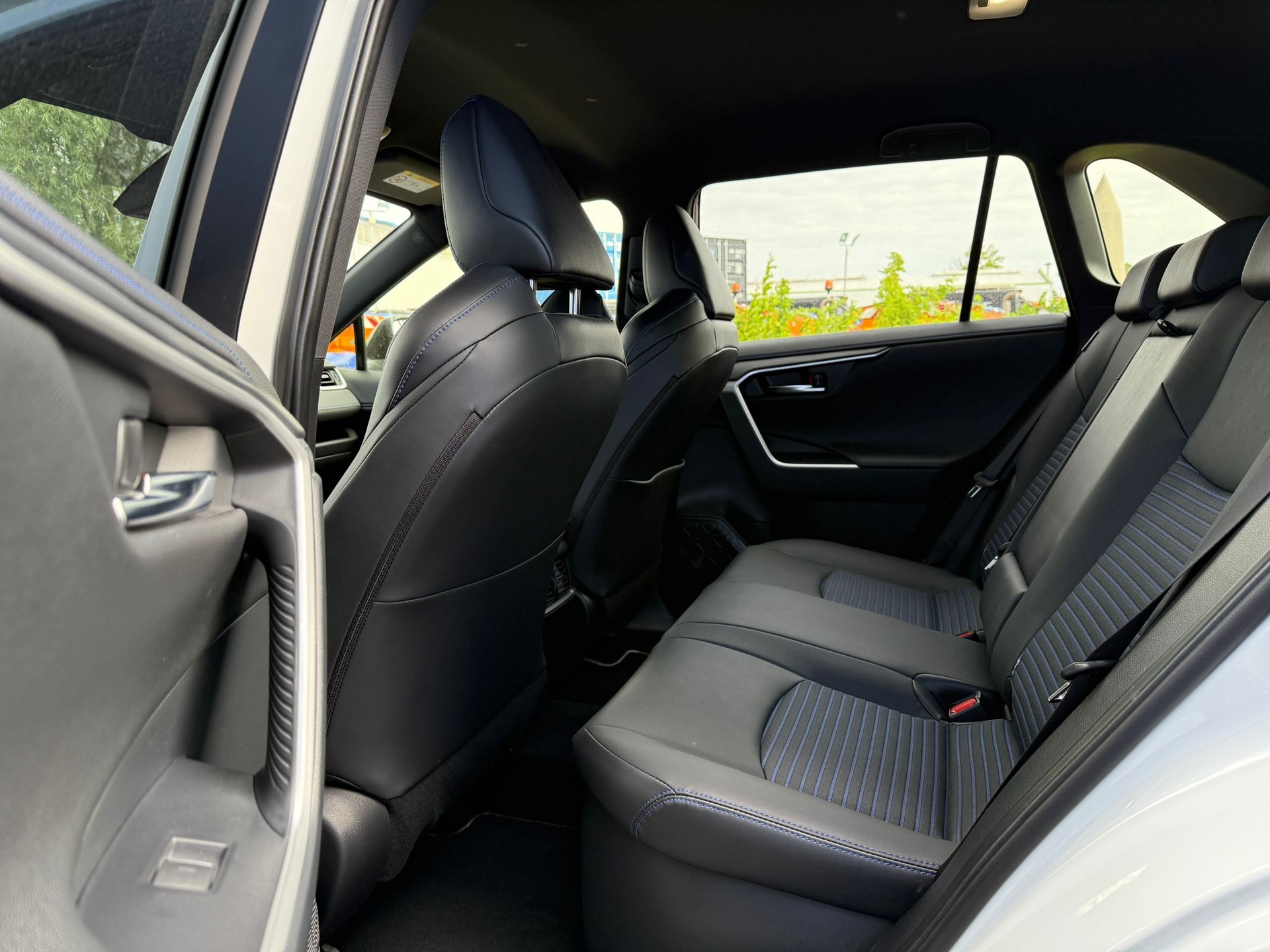 TOYOTA 2.5 Style Hybrid-image-5
