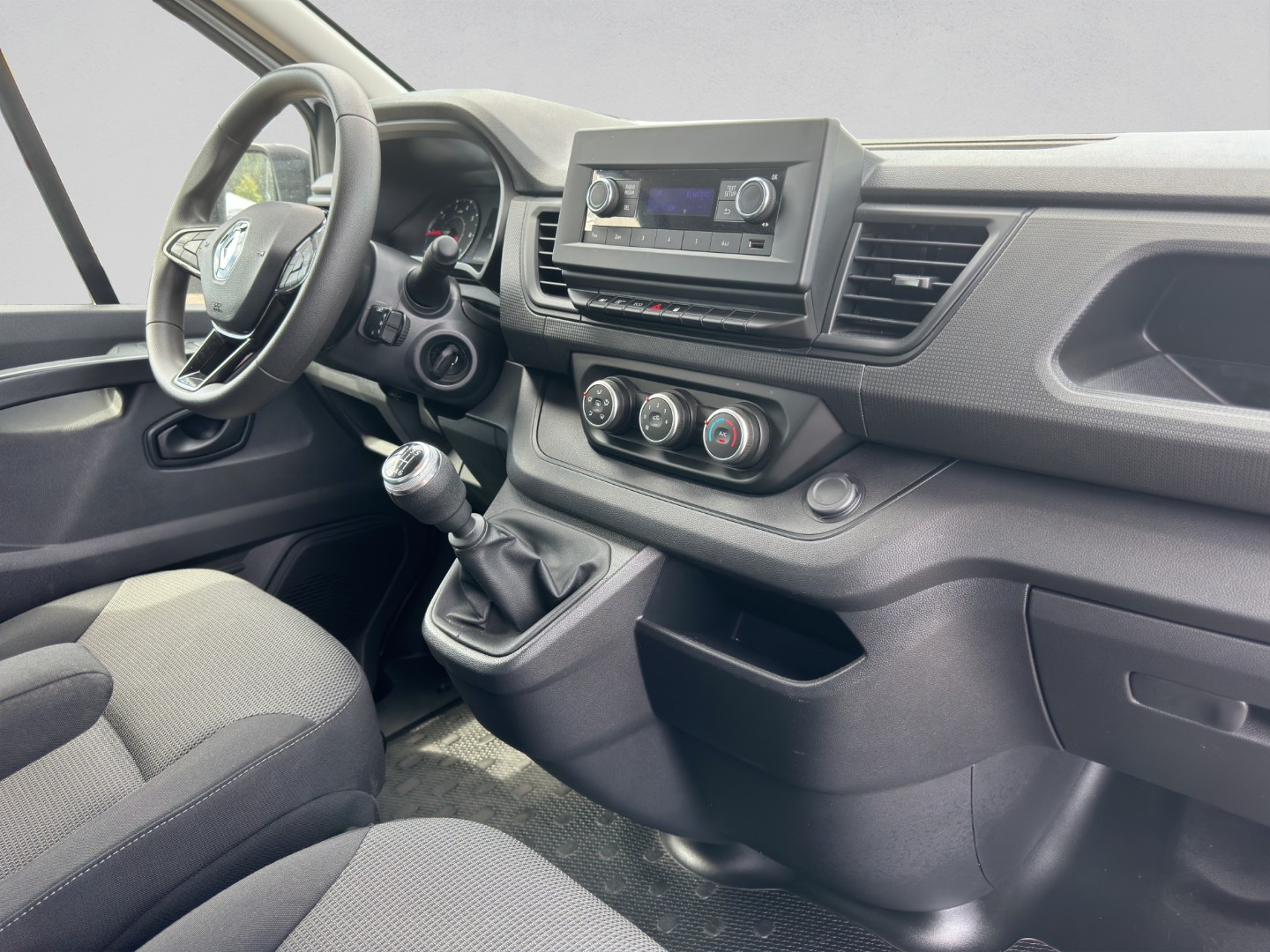 RENAULT Trafic 2.0 Blue dCi 130 Advance L2H1 EN-image-26