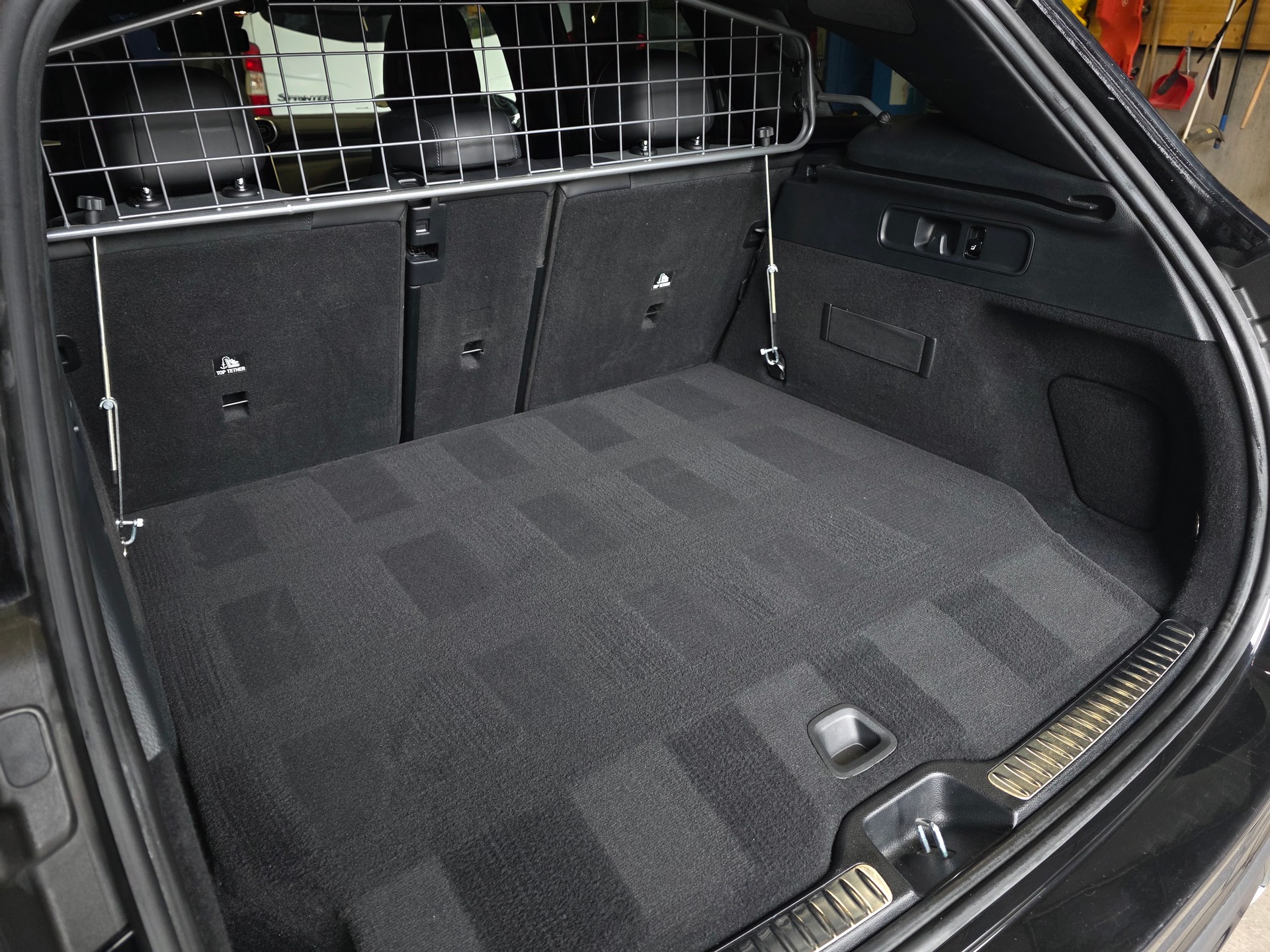 MERCEDES-BENZ GLC 300 de AMG Line 4matic-image-13