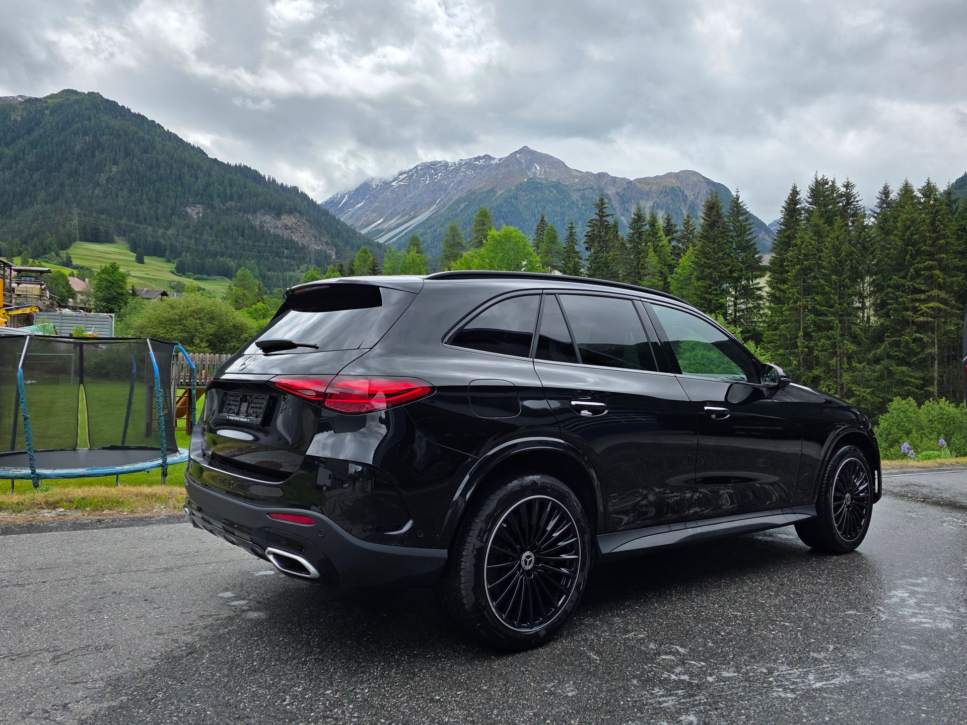 MERCEDES-BENZ GLC 300 de AMG Line 4matic-image-2