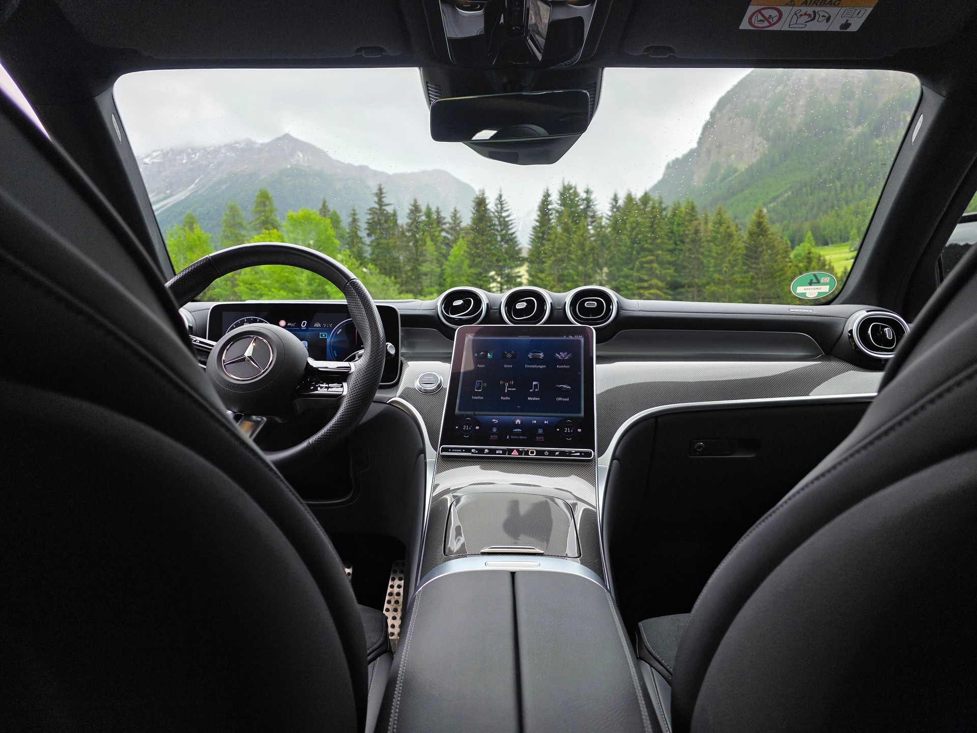 MERCEDES-BENZ GLC 300 de AMG Line 4matic-image-12