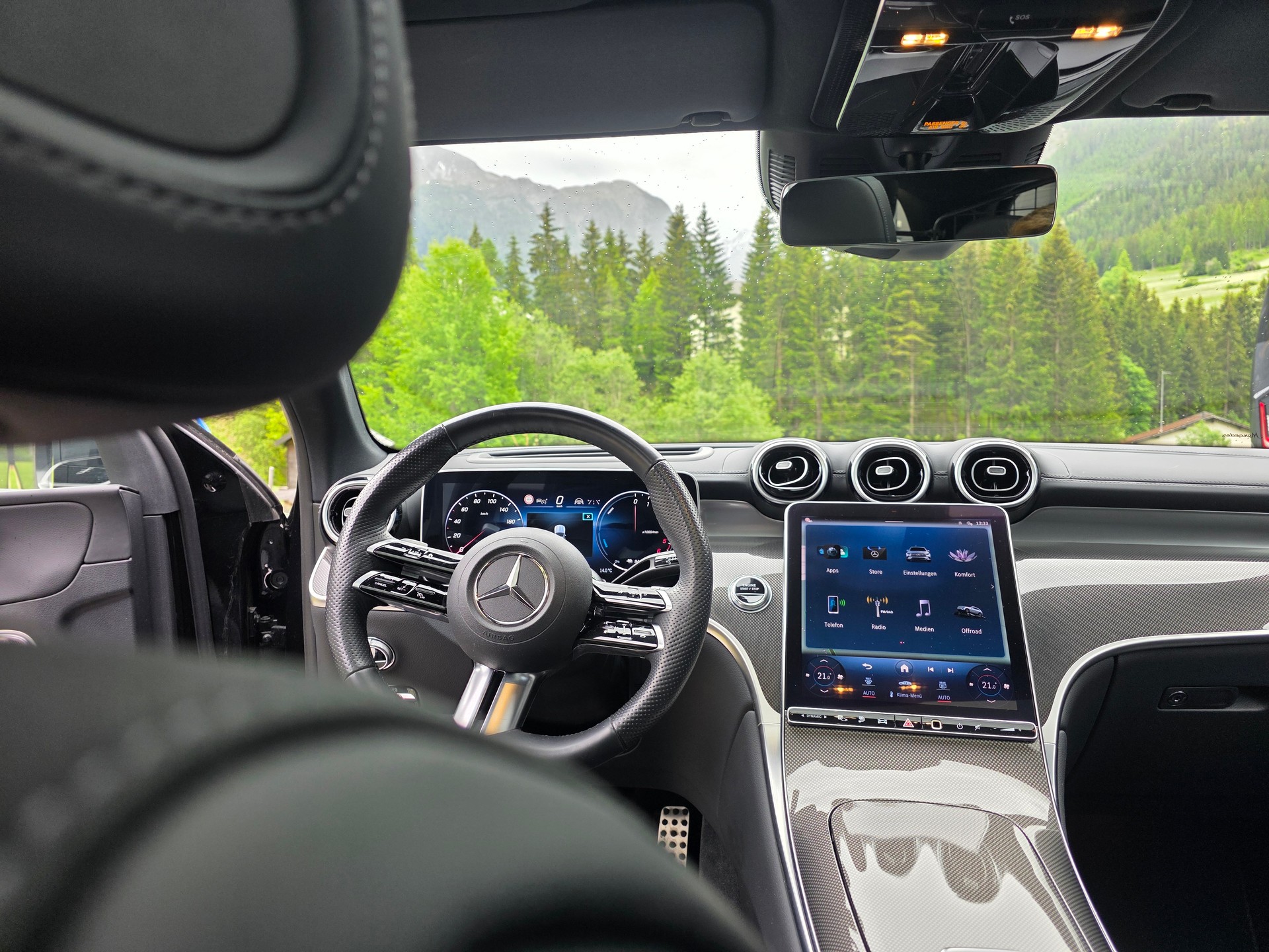 MERCEDES-BENZ GLC 300 de AMG Line 4matic-image-11