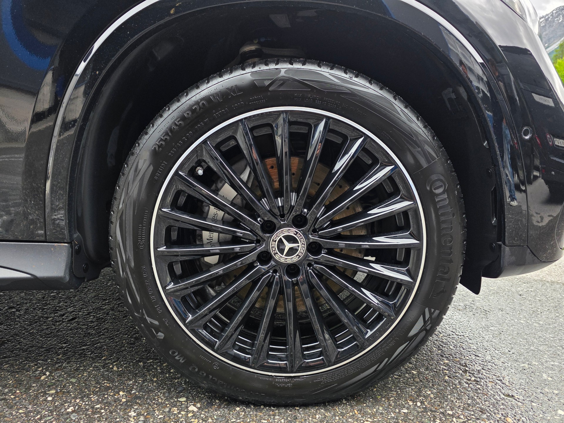 MERCEDES-BENZ GLC 300 de AMG Line 4matic-image-4
