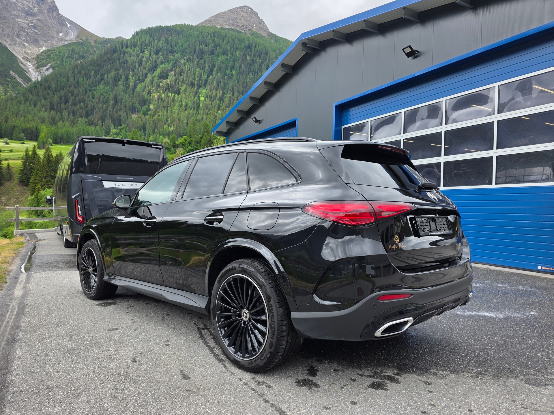 MERCEDES-BENZ GLC 300 de AMG Line 4matic-image-3