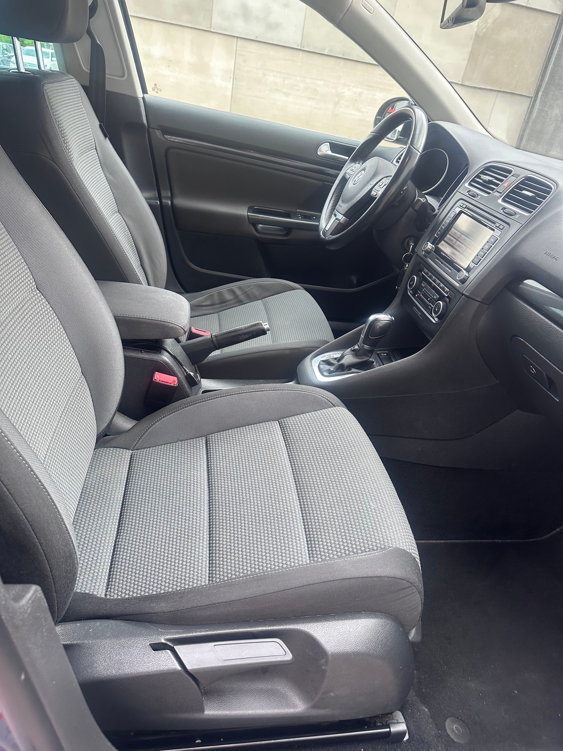 VW Golf Variant 1.4 TSI Team DSG *Automat*-image-8