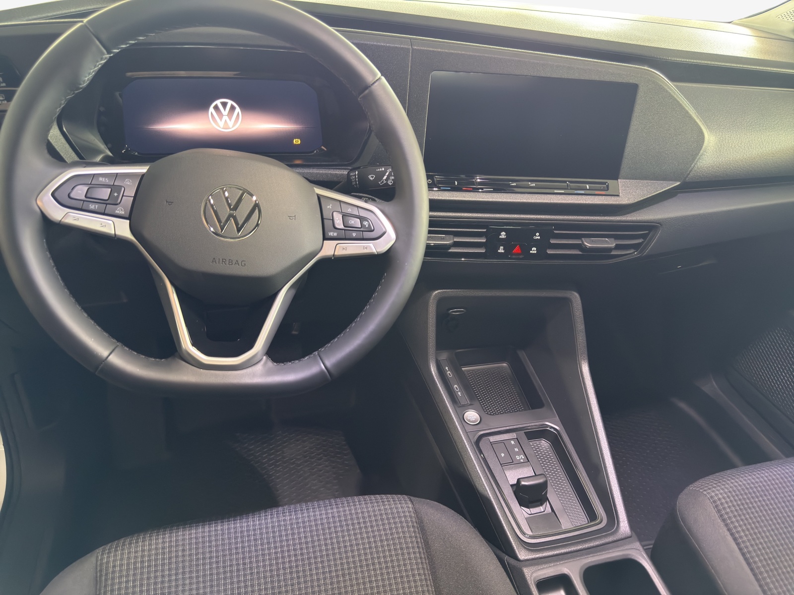 VW Caddy Cargo 1.5 TSI Plug in Hybrid DSG-image-1