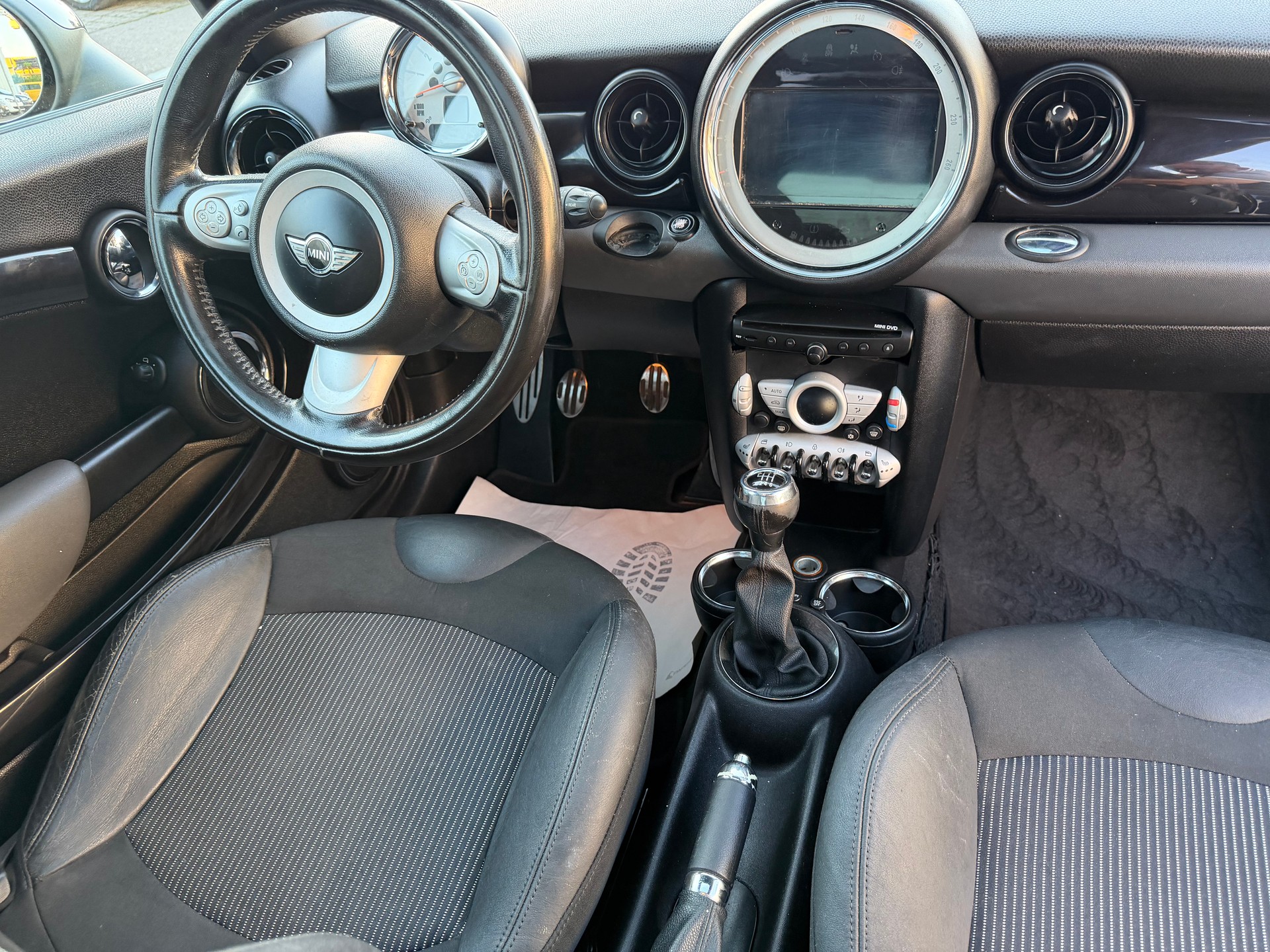 MINI Cooper S-image-11