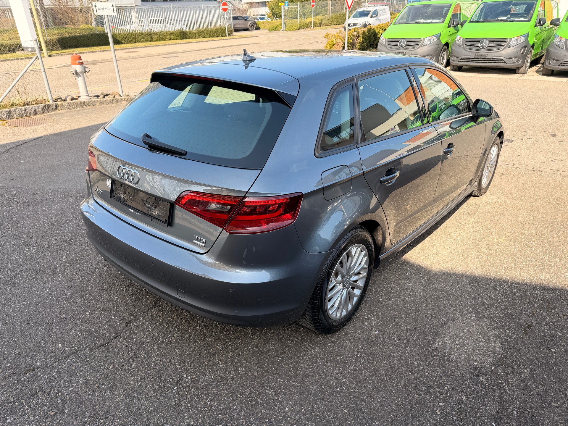 AUDI A3 Sportback 1.6 TDI Attraction-image-4