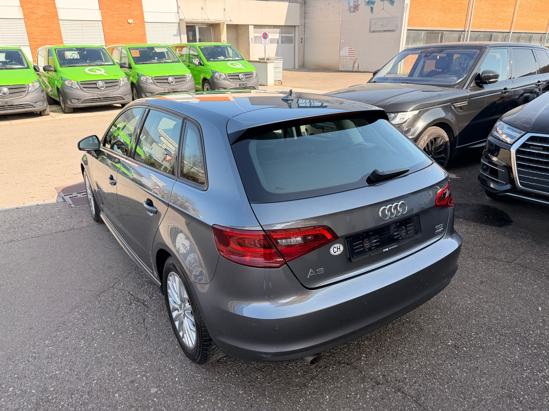 AUDI A3 Sportback 1.6 TDI Attraction-image-2