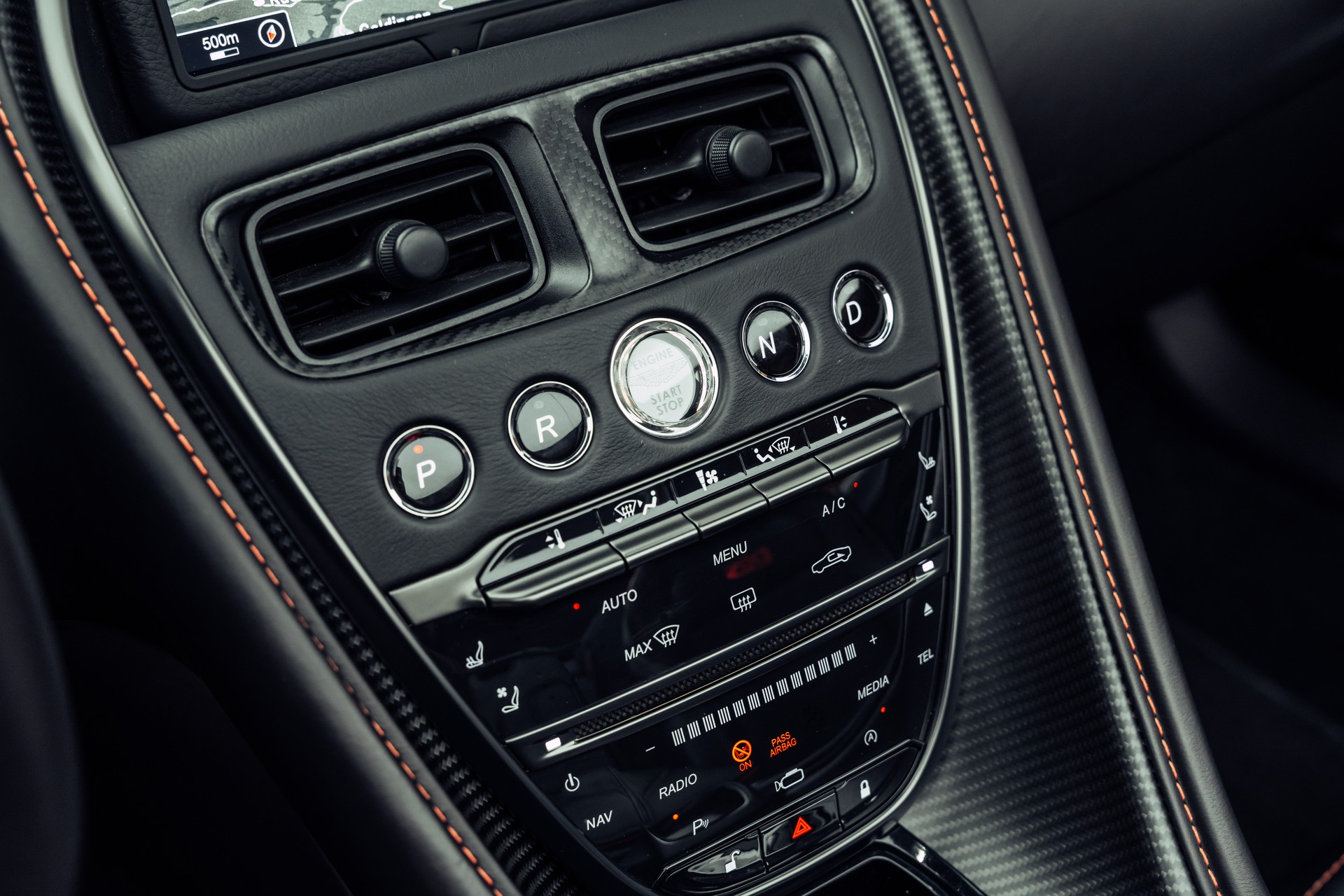 ASTON MARTIN DBS Superleggera Volante-image-13