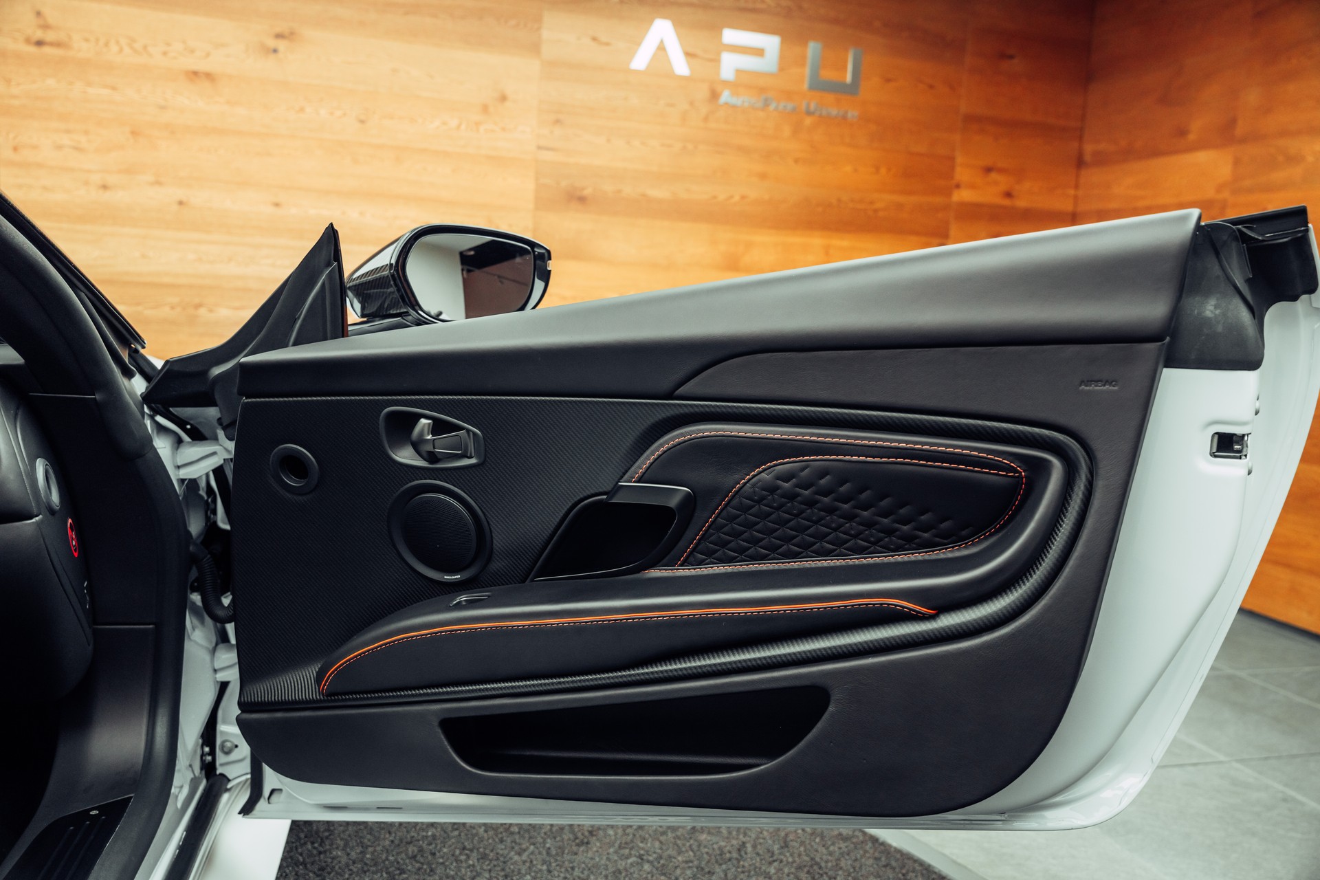 ASTON MARTIN DBS Superleggera Volante-image-20