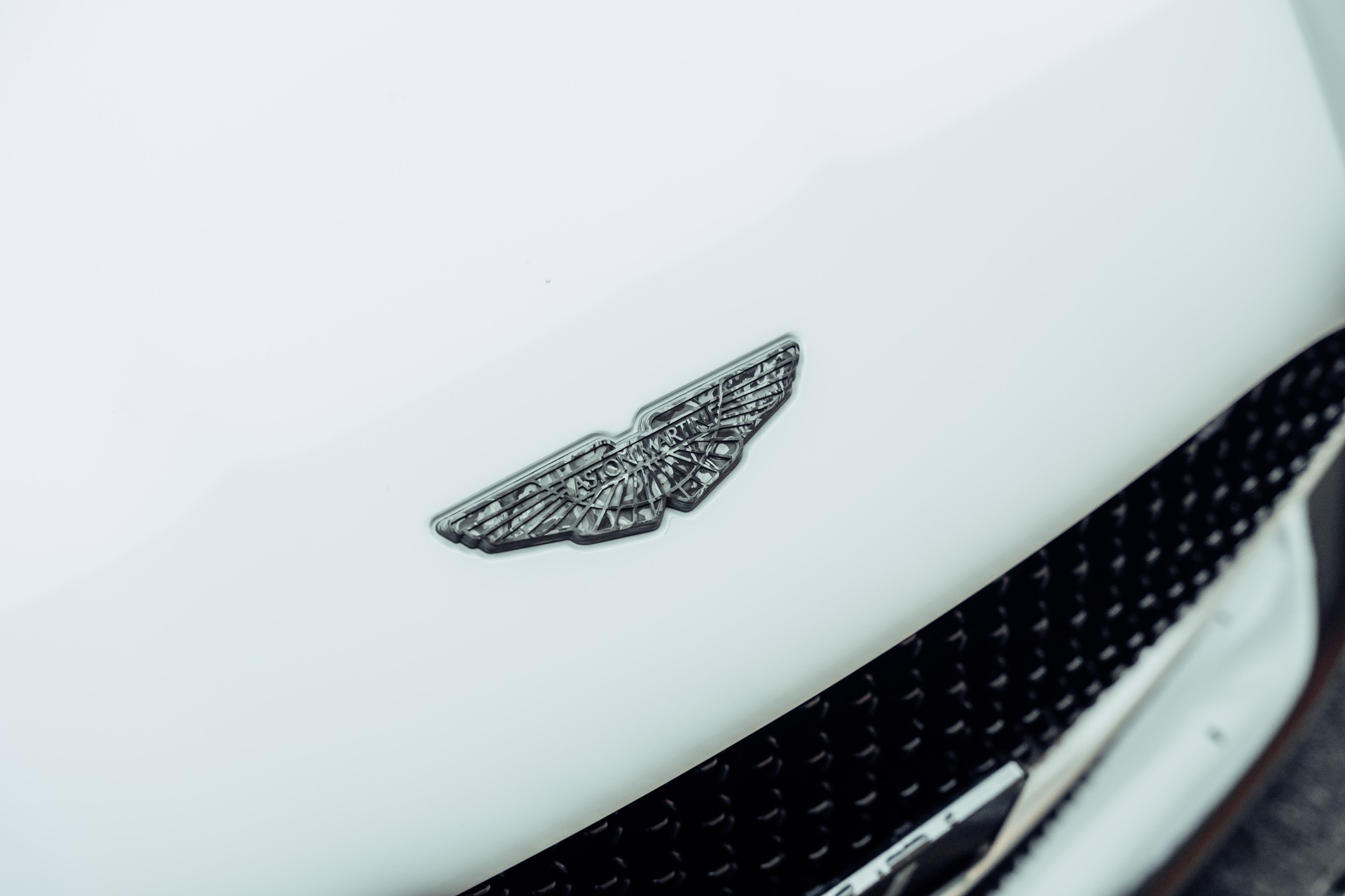 ASTON MARTIN DBS Superleggera Volante-image-24