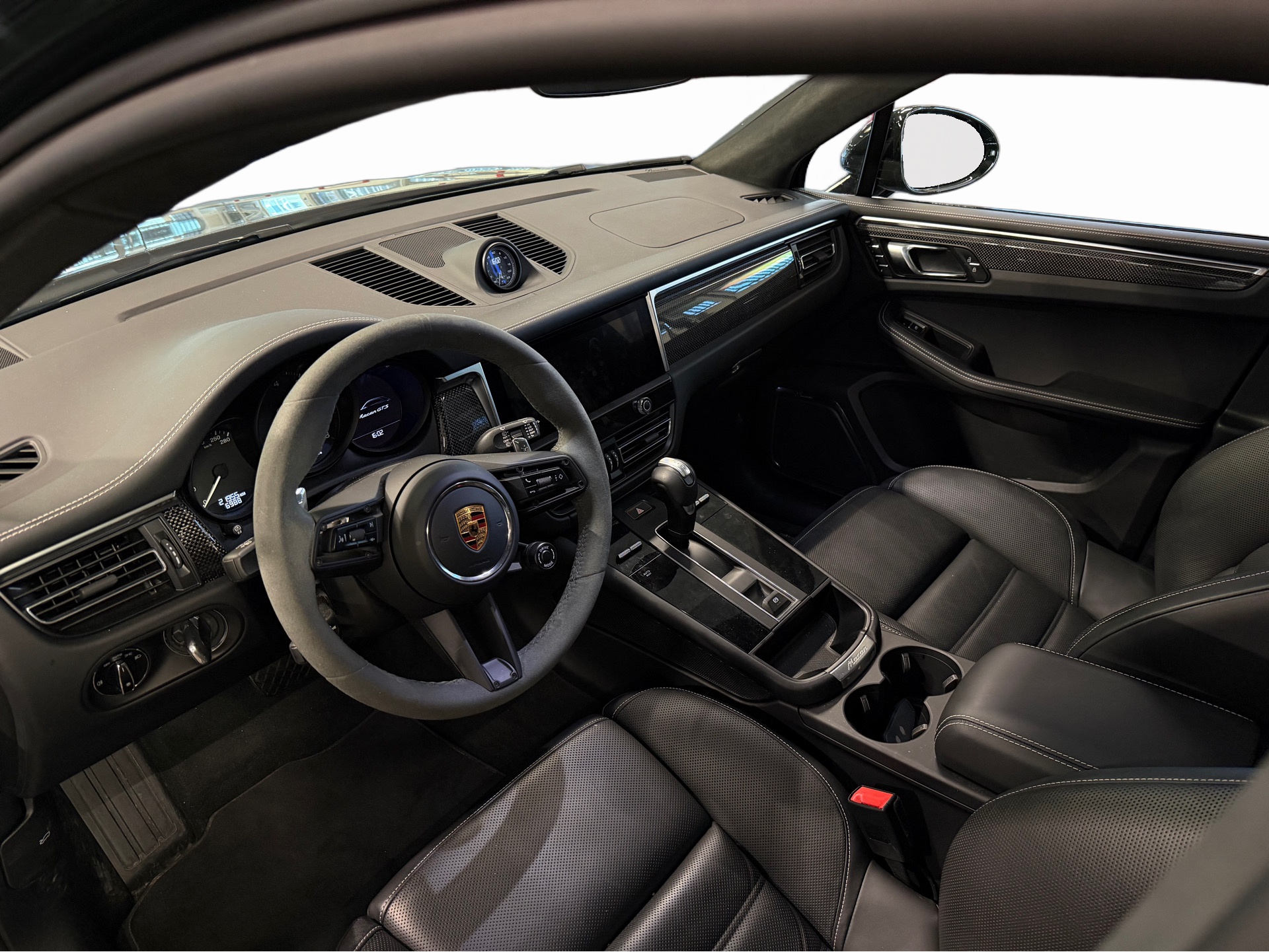 PORSCHE Macan GTS PDK-image-4